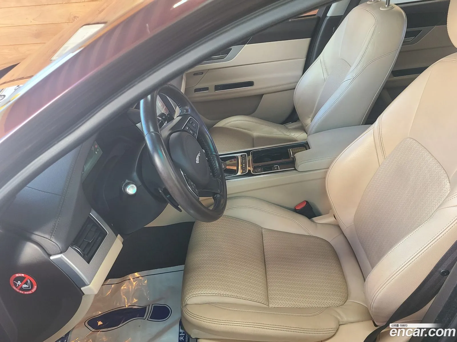Jaguar XF 2017 — 19