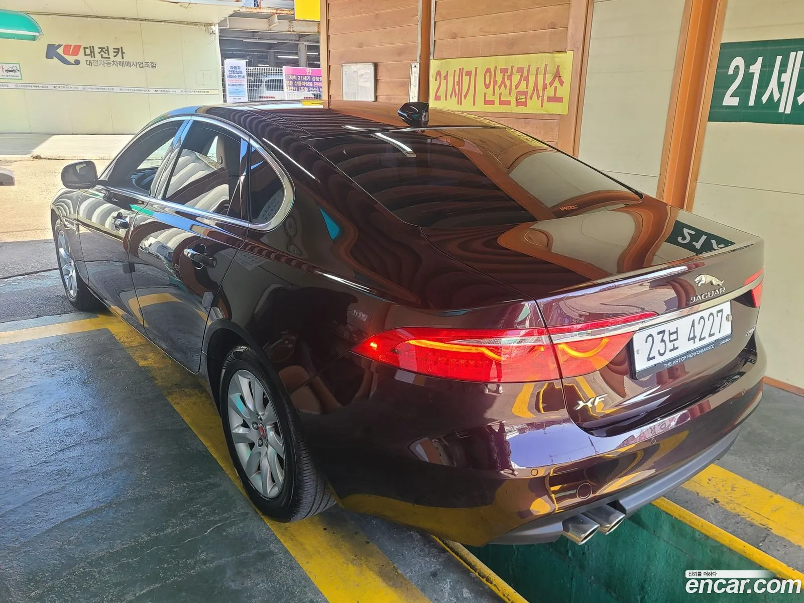 Jaguar XF 2017 — 8
