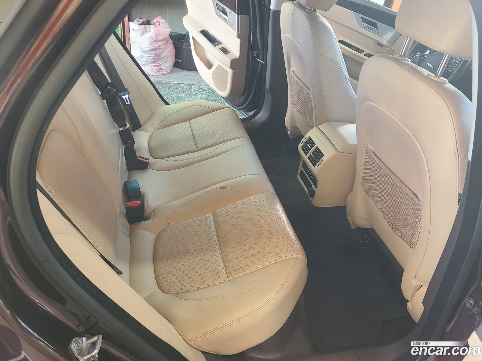 Jaguar XF 2017 — 16