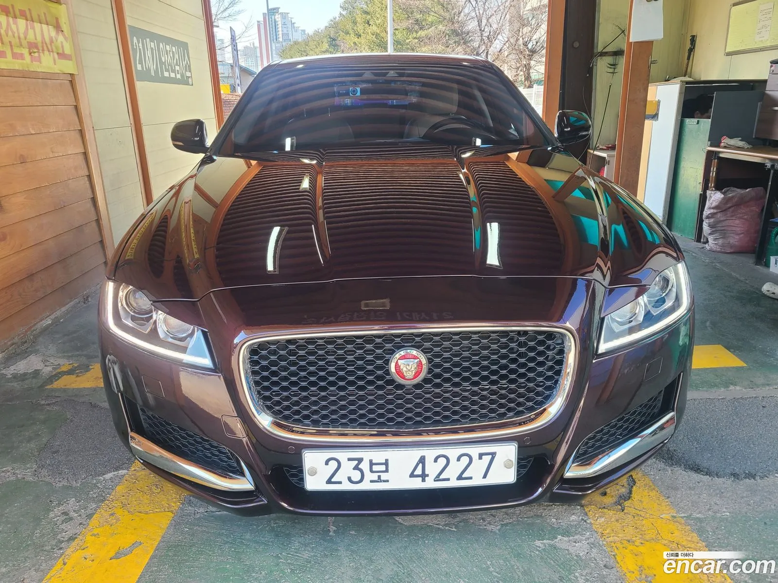 Jaguar XF 2017 — 13