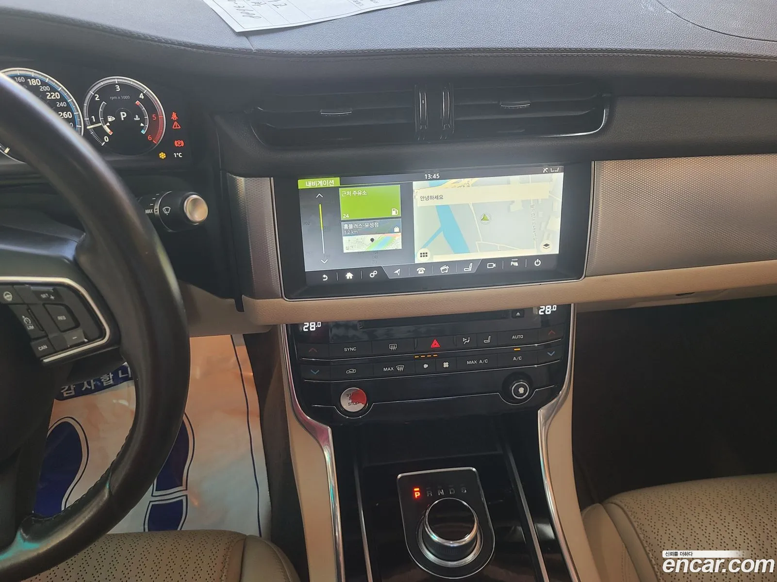 Jaguar XF 2017 — 10