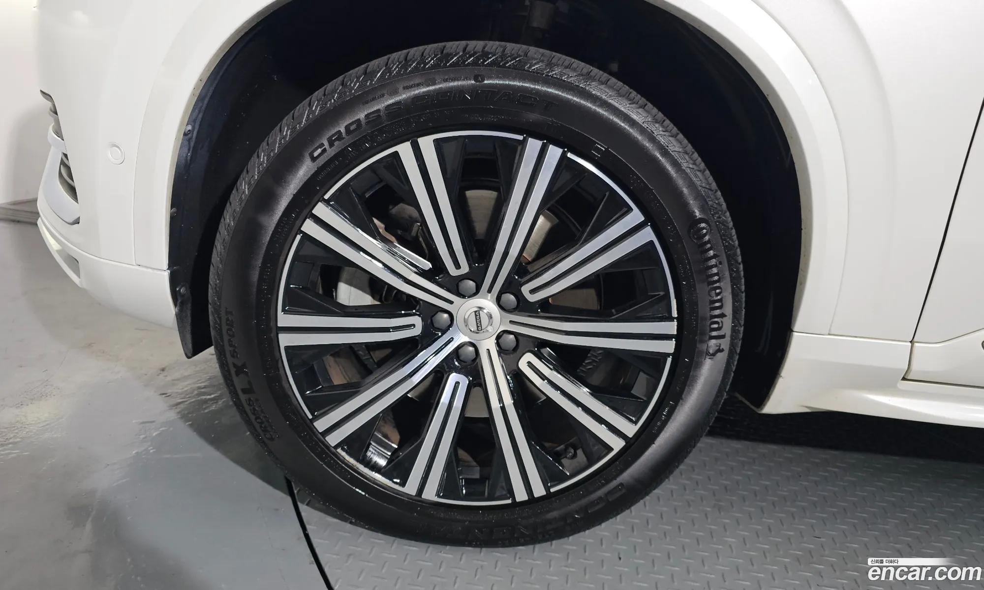 Volvo XC90 2021 — 18