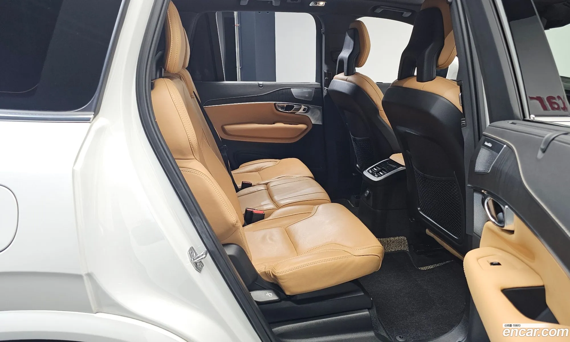 Volvo XC90 2021 — 12