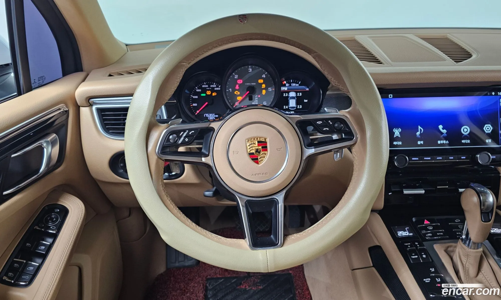 Porsche Macan 2015 WP1AD2958FLB32741 — 18