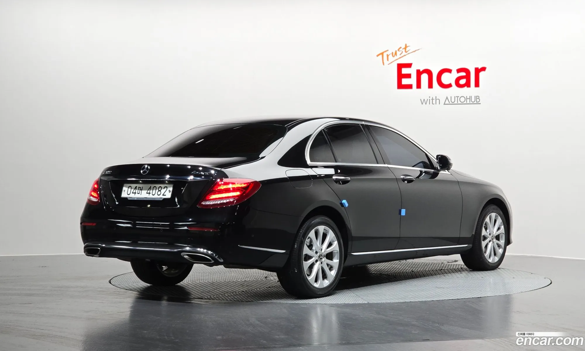Mercedes-Benz E-Class W213 2017 WDDZF4KB0JA328905 — 13