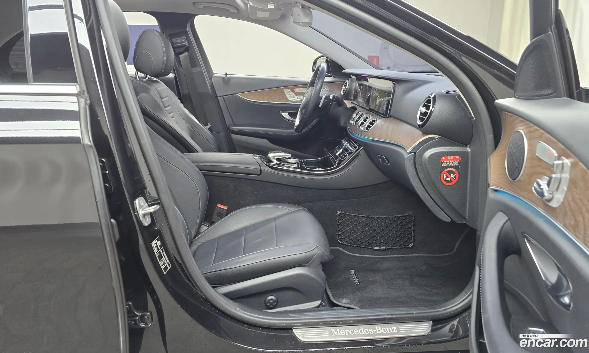 Mercedes-Benz E-Class W213 2017 WDDZF4KB0JA328905 — 15