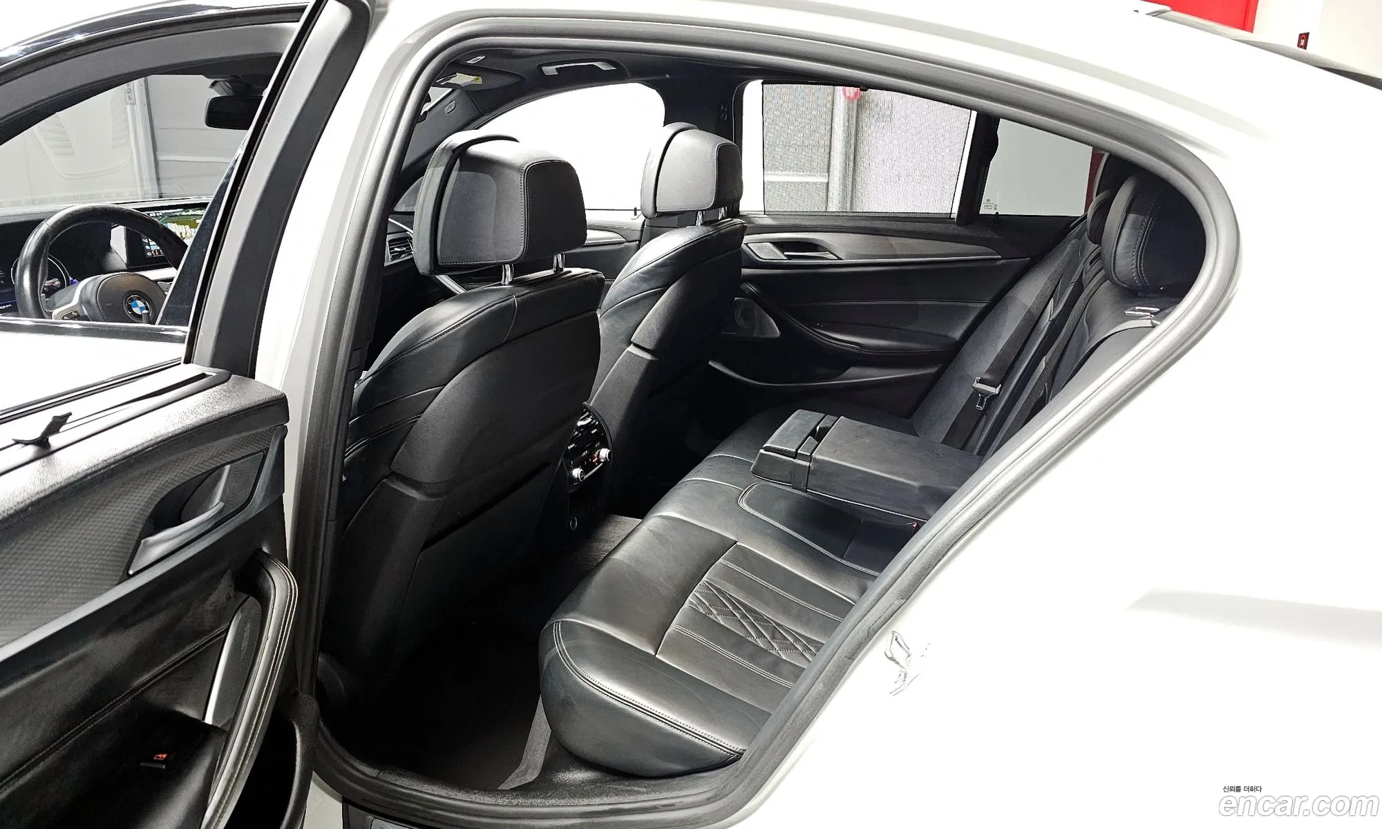 BMW 5 Series 2018 — 12