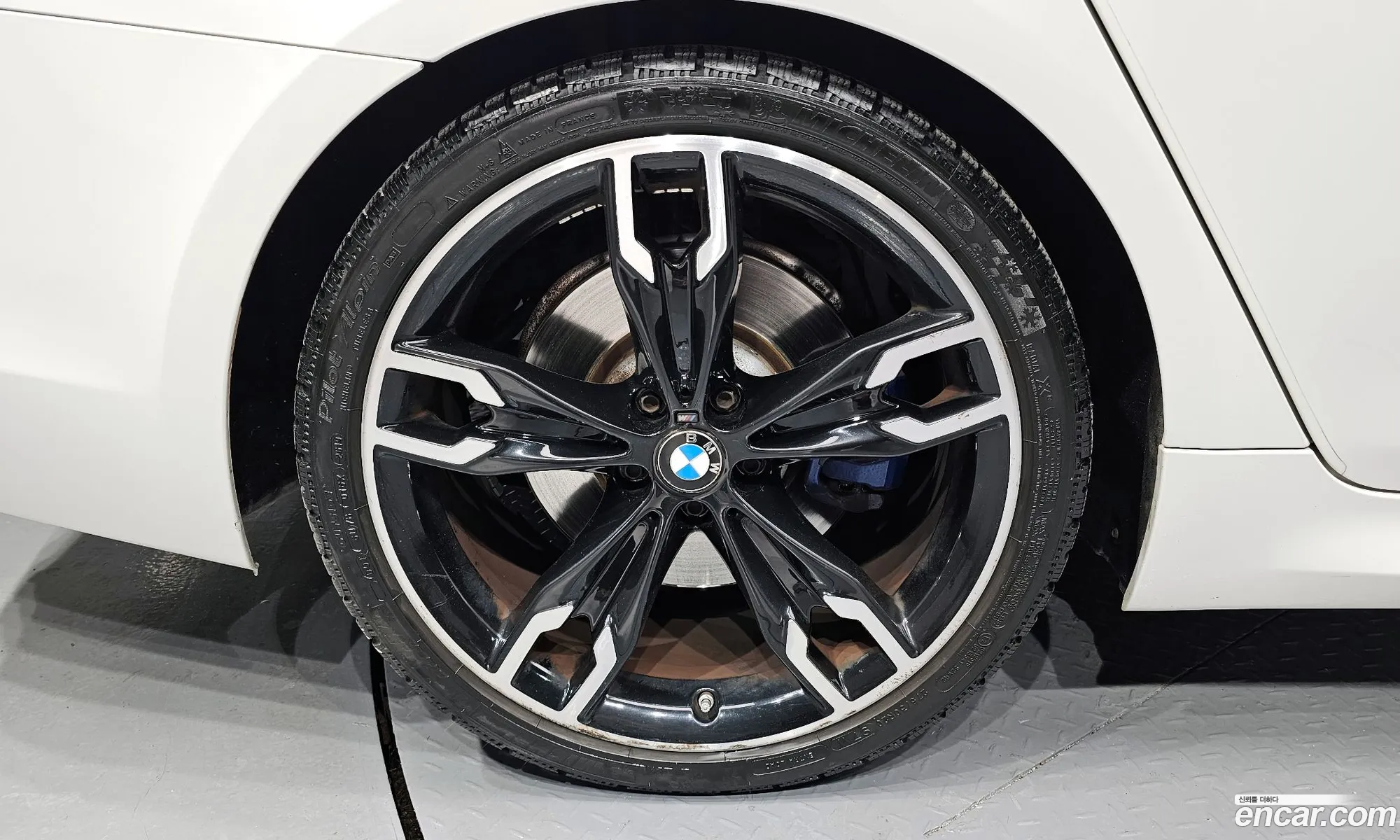 BMW 5 Series 2018 — 17