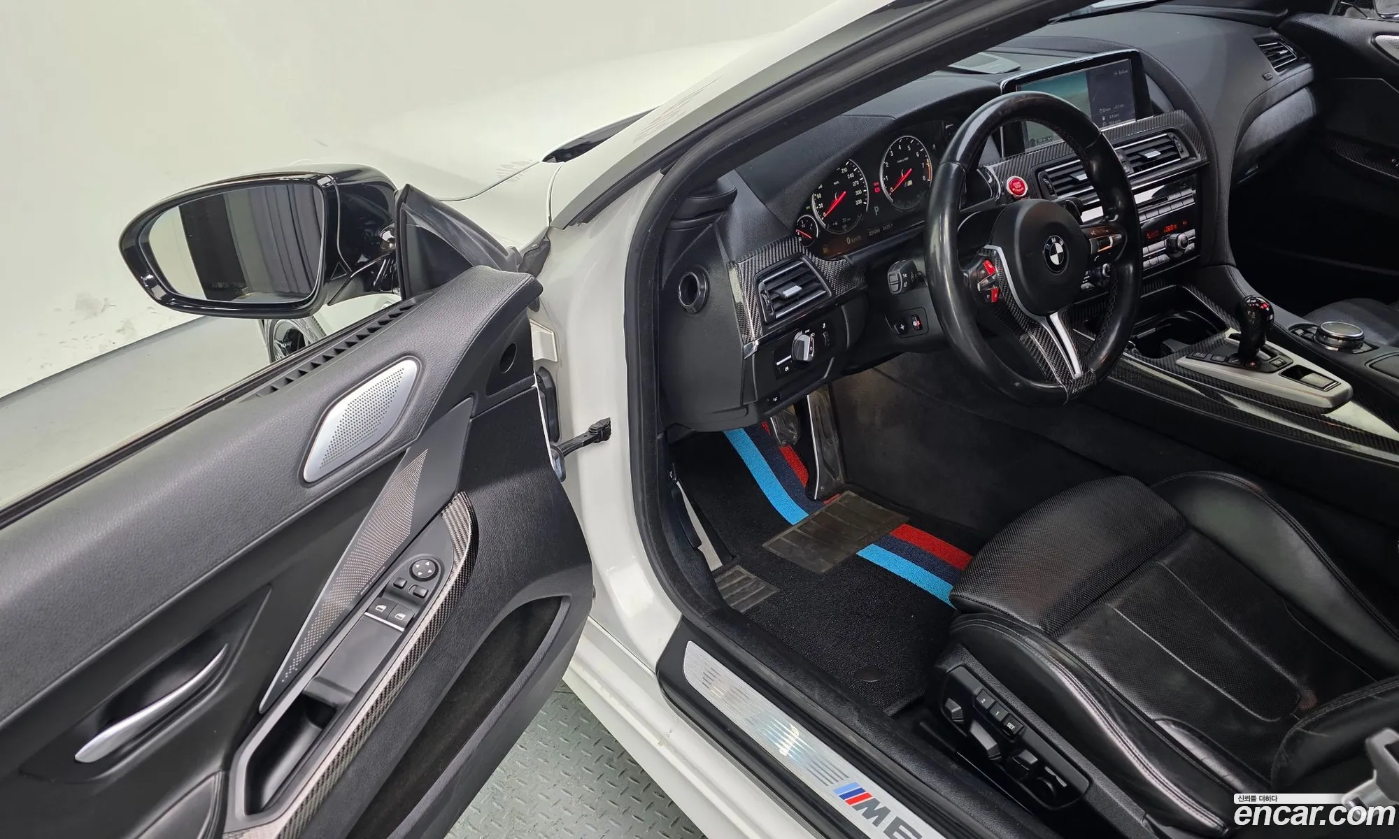 BMW M6 2016 WBS6J9103GD938192 — 16