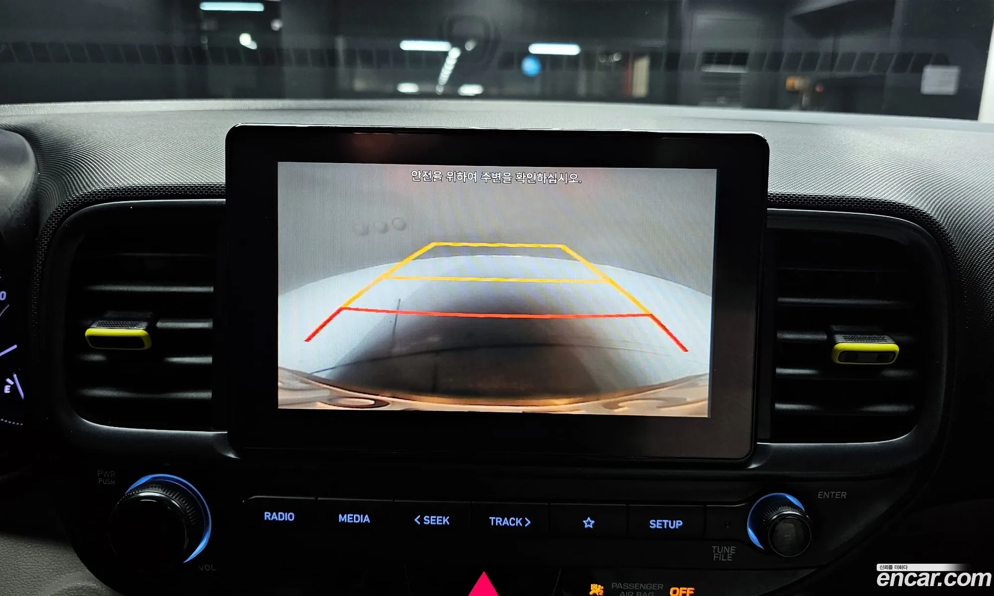 Hyundai Venue 2019 — 19