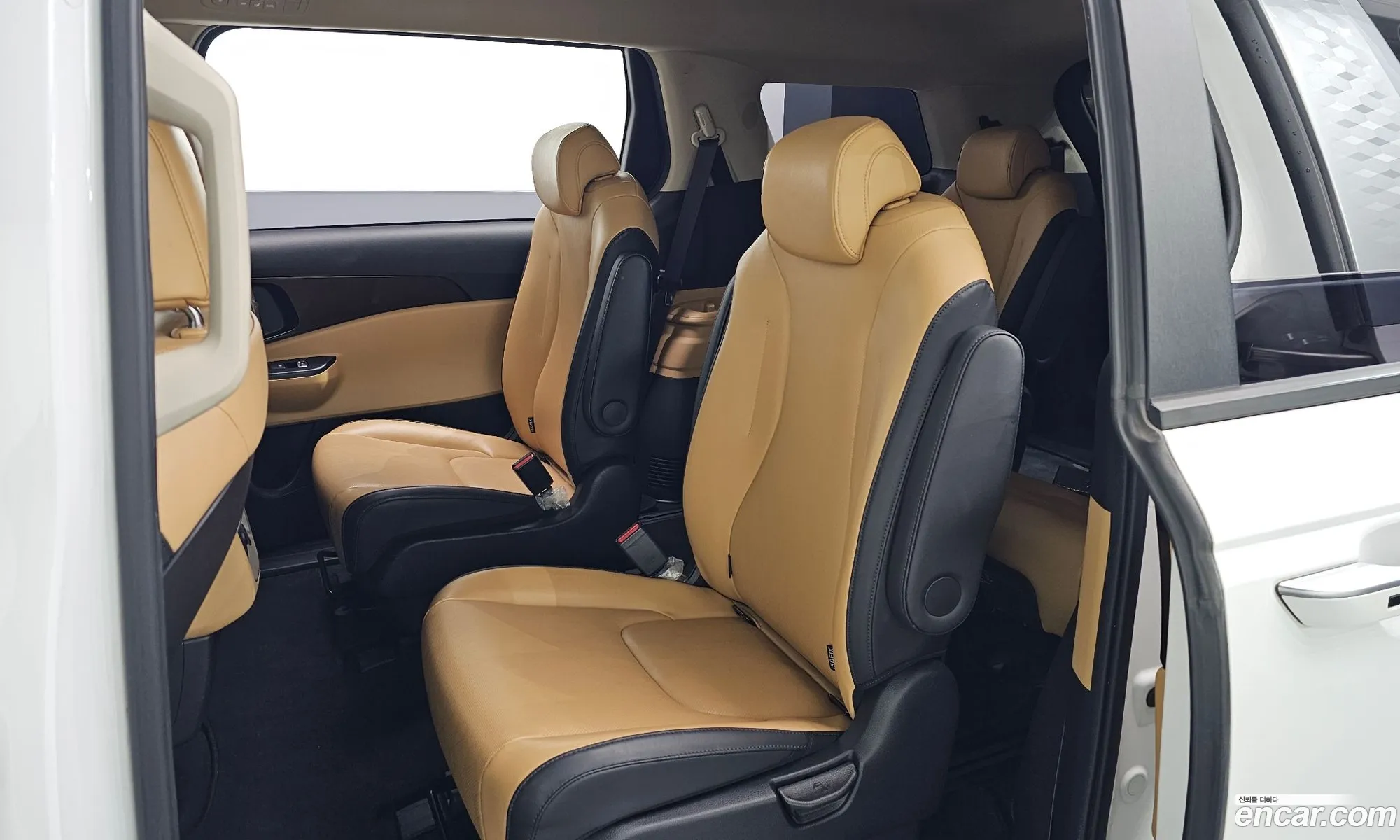 Kia Carnival 2021 — 9