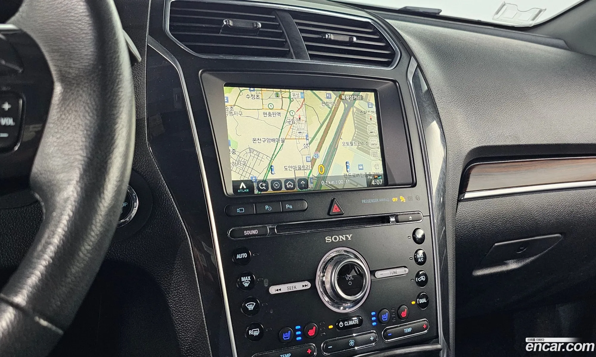Ford Explorer 2018 1FM5K8FH2JGC88359 — 14