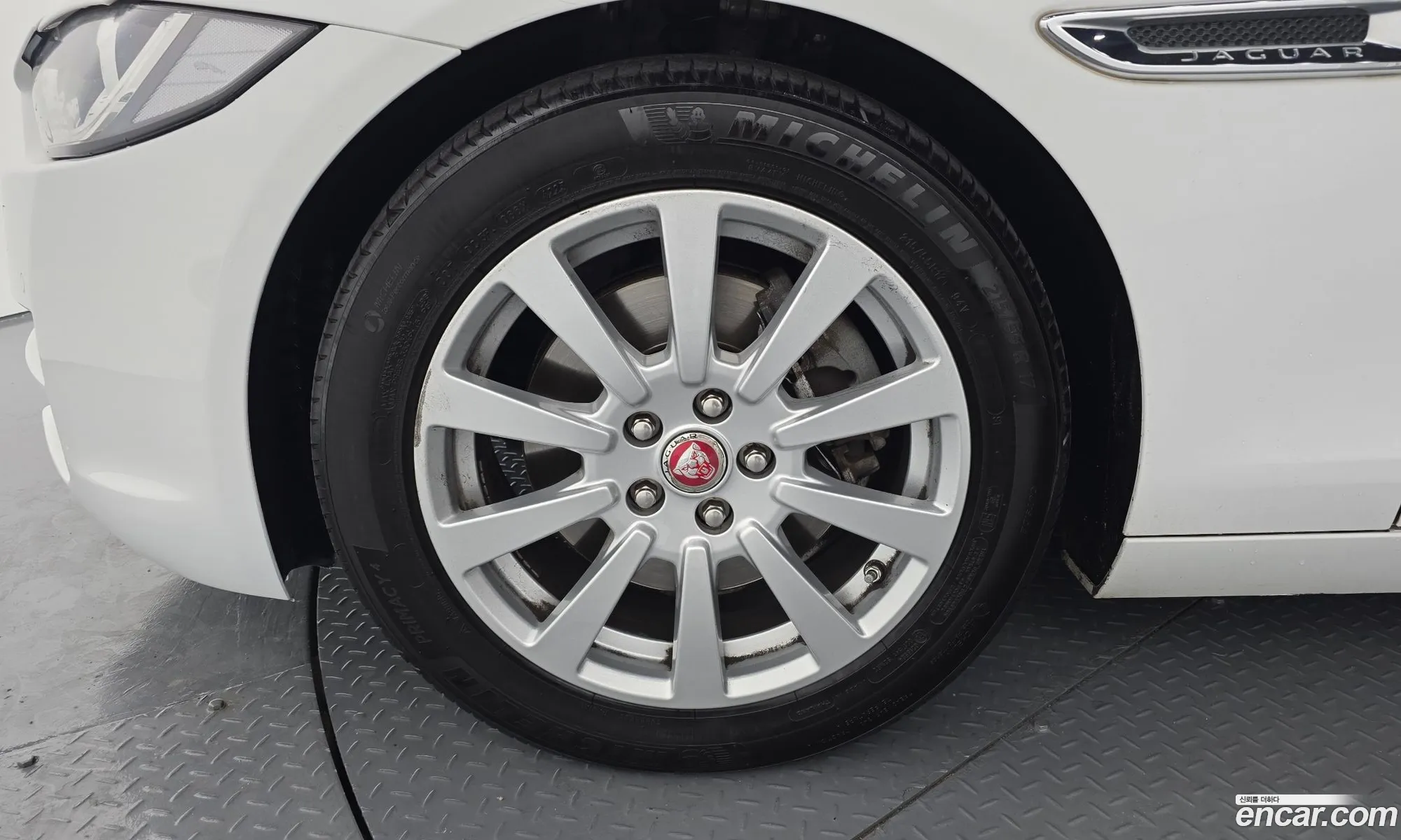 Jaguar XE 2016 — 2