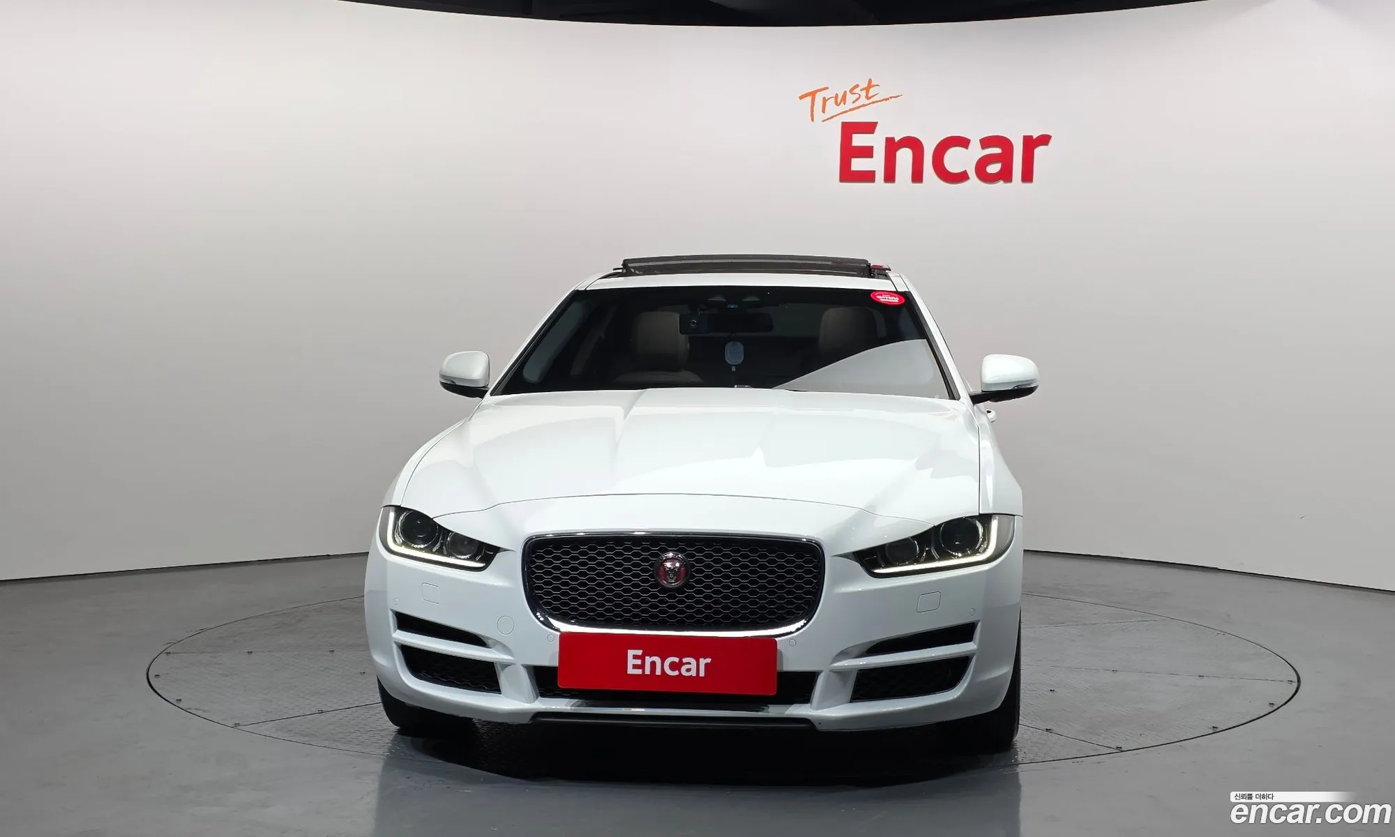 Jaguar XE 2016 — 4
