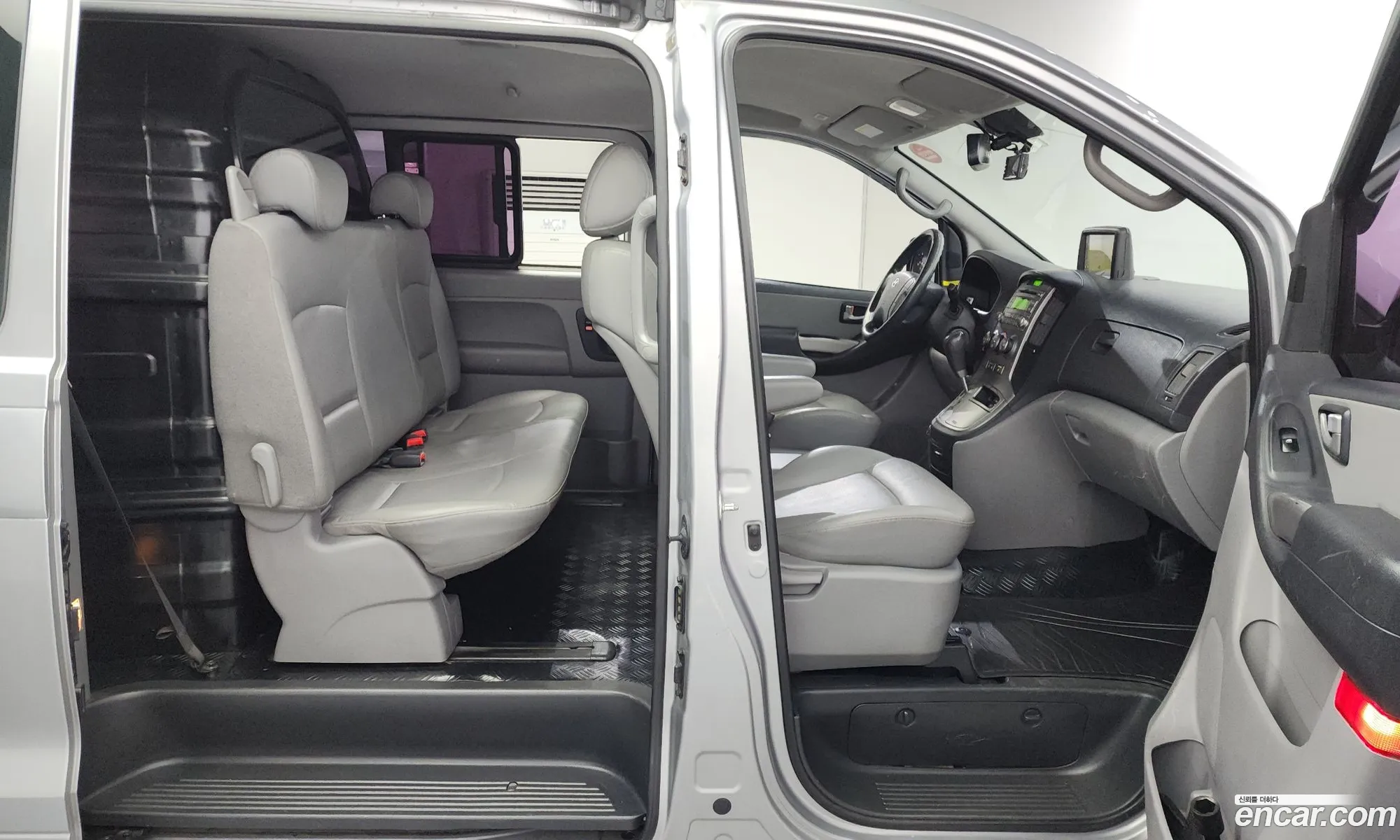 Hyundai Grand Starex 2014 — 18