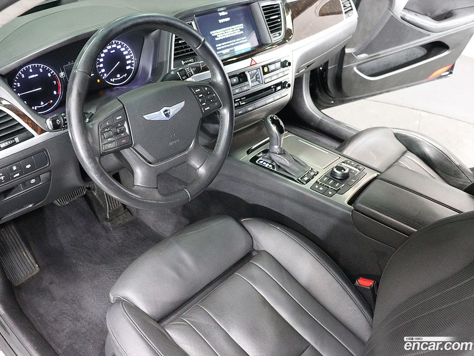 Hyundai Genesis DH 2015 — 12