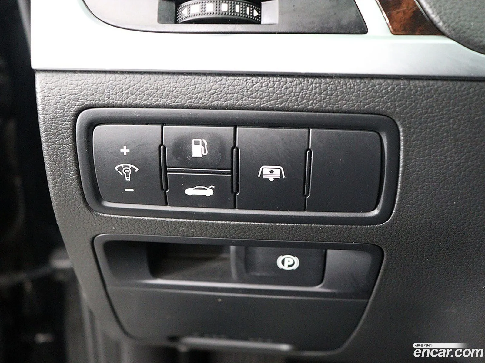 Hyundai Genesis DH 2015 — 9