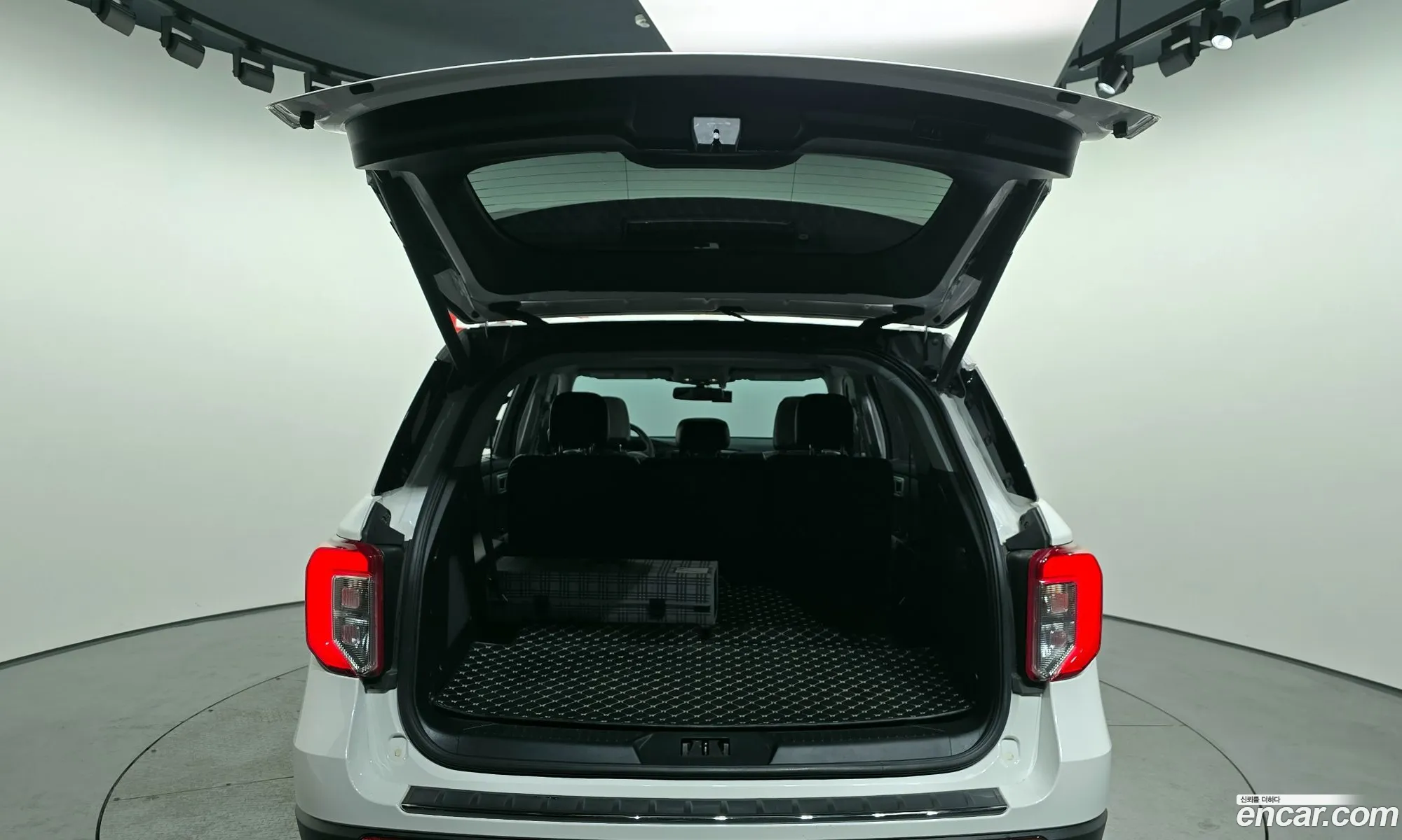 Ford Explorer 6th Gen 2020 1FMSK8FH5LGC71304 — 8