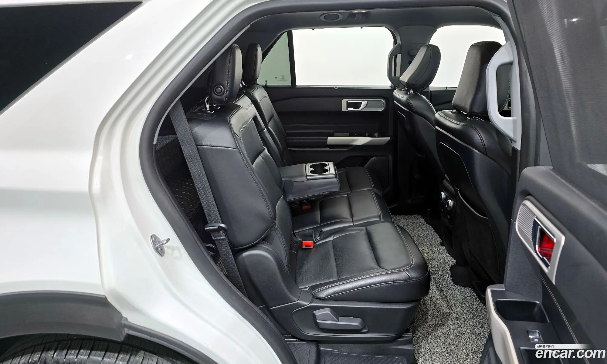 Ford Explorer 6th Gen 2020 1FMSK8FH5LGC71304 — 3