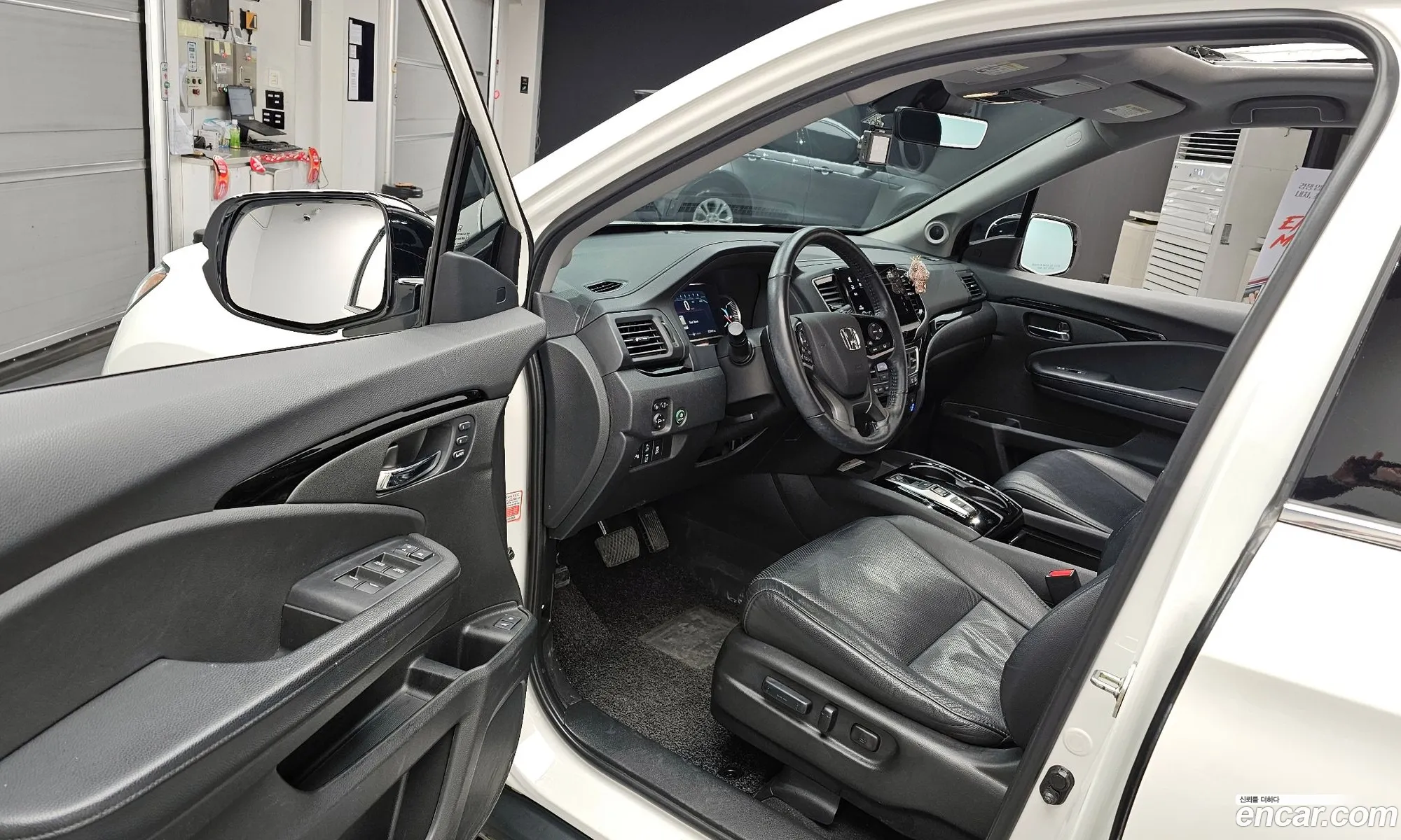 Honda Pilot 2019 5FNYF6800KB200986 — 11