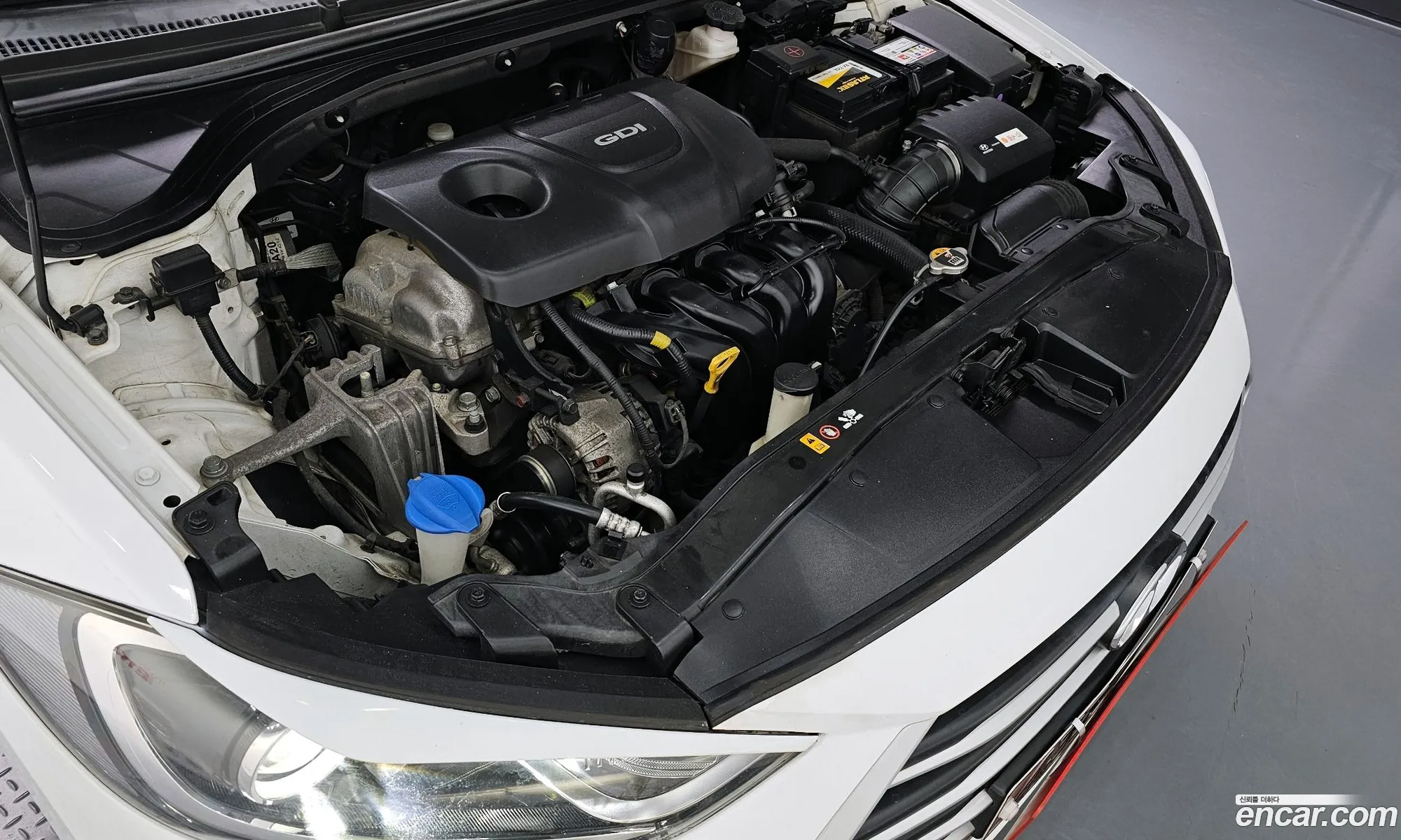 Hyundai Elantra AD 2016 — 3