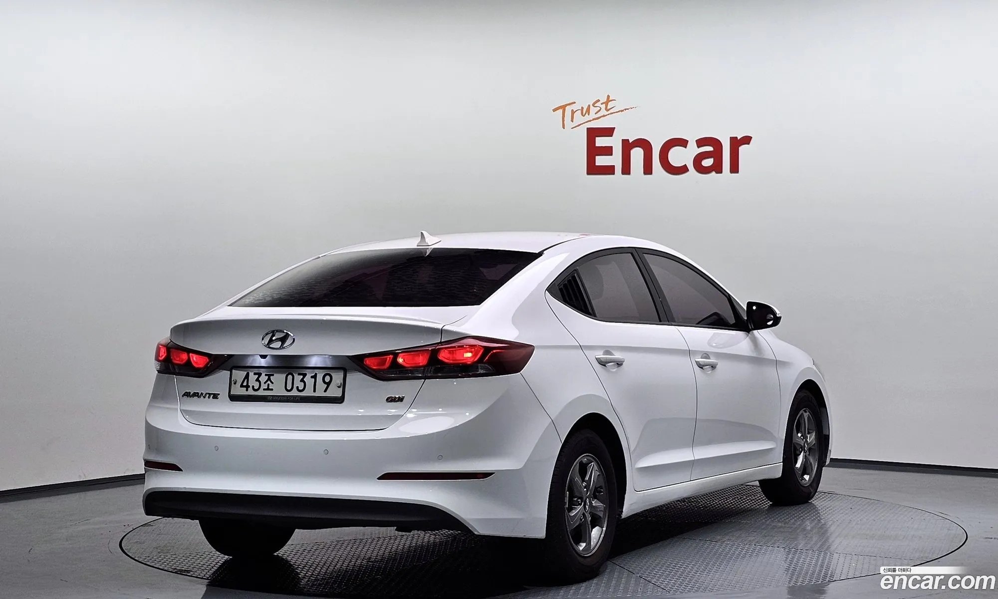 Hyundai Elantra AD 2016 — 15