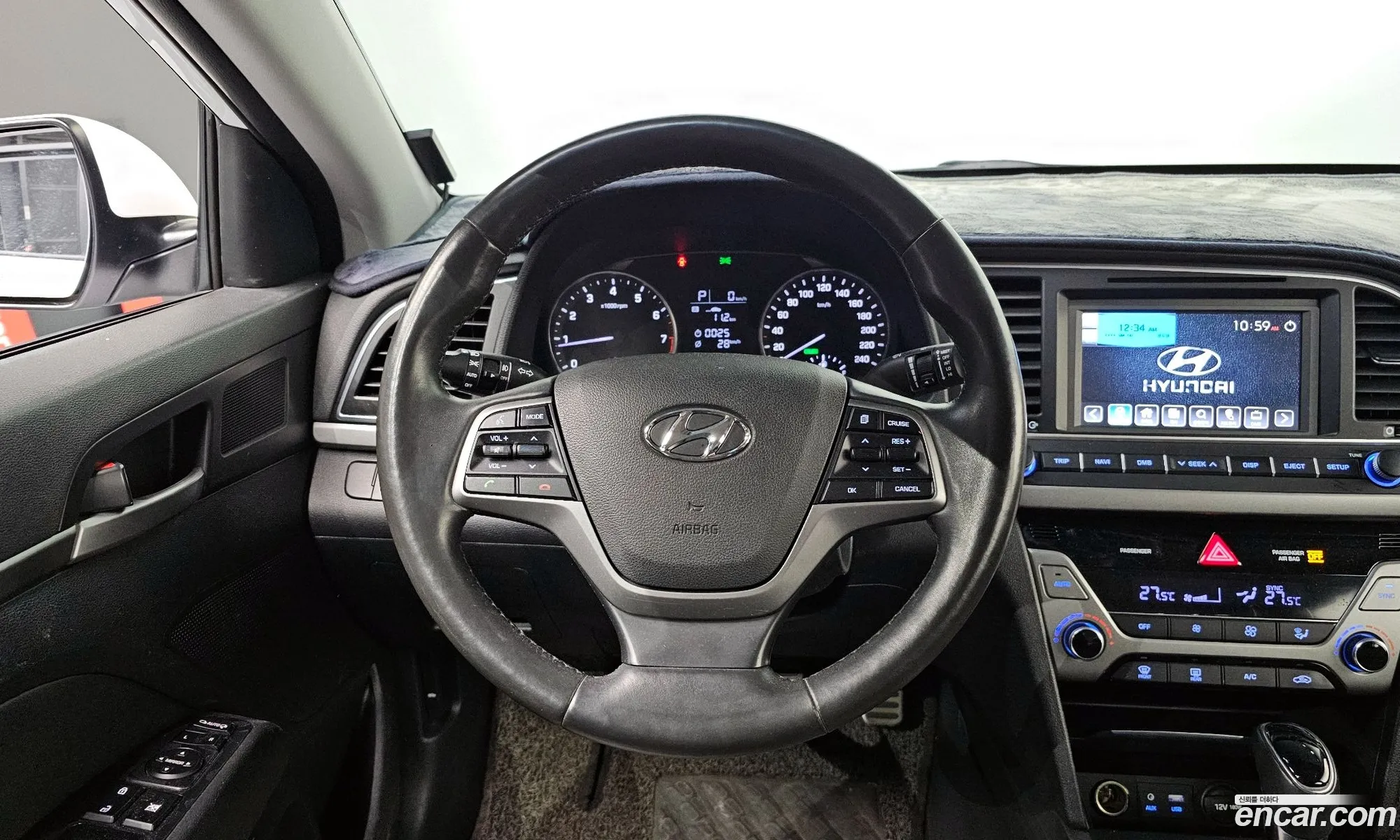 Hyundai Elantra AD 2016 — 16