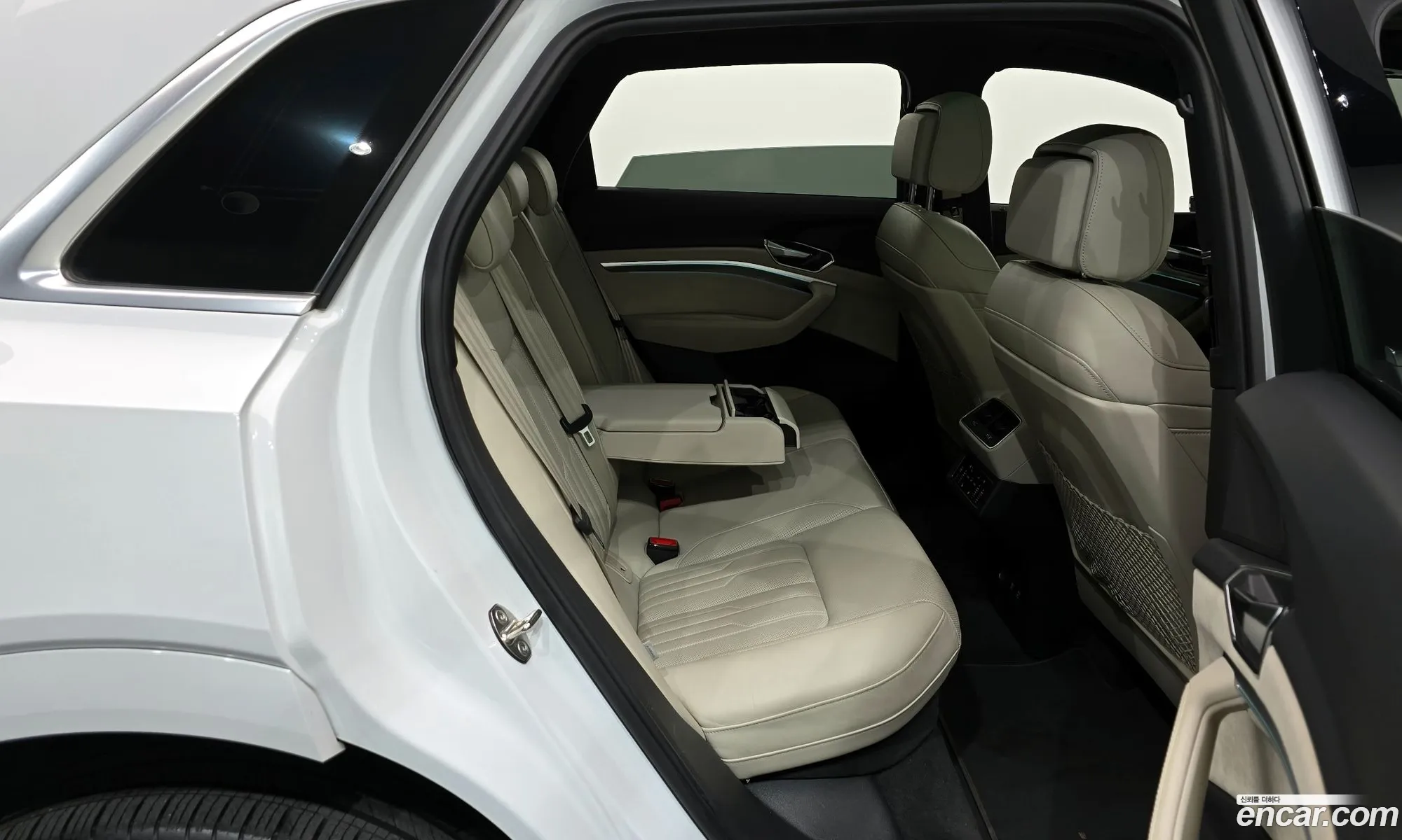 Audi e-tron 2021 WAUZZZGE8MB044077 — 18
