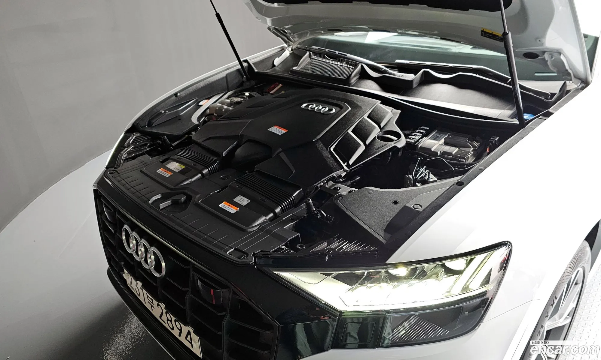 Audi Q8 2022 WAUZZZF11ND017484 — 17