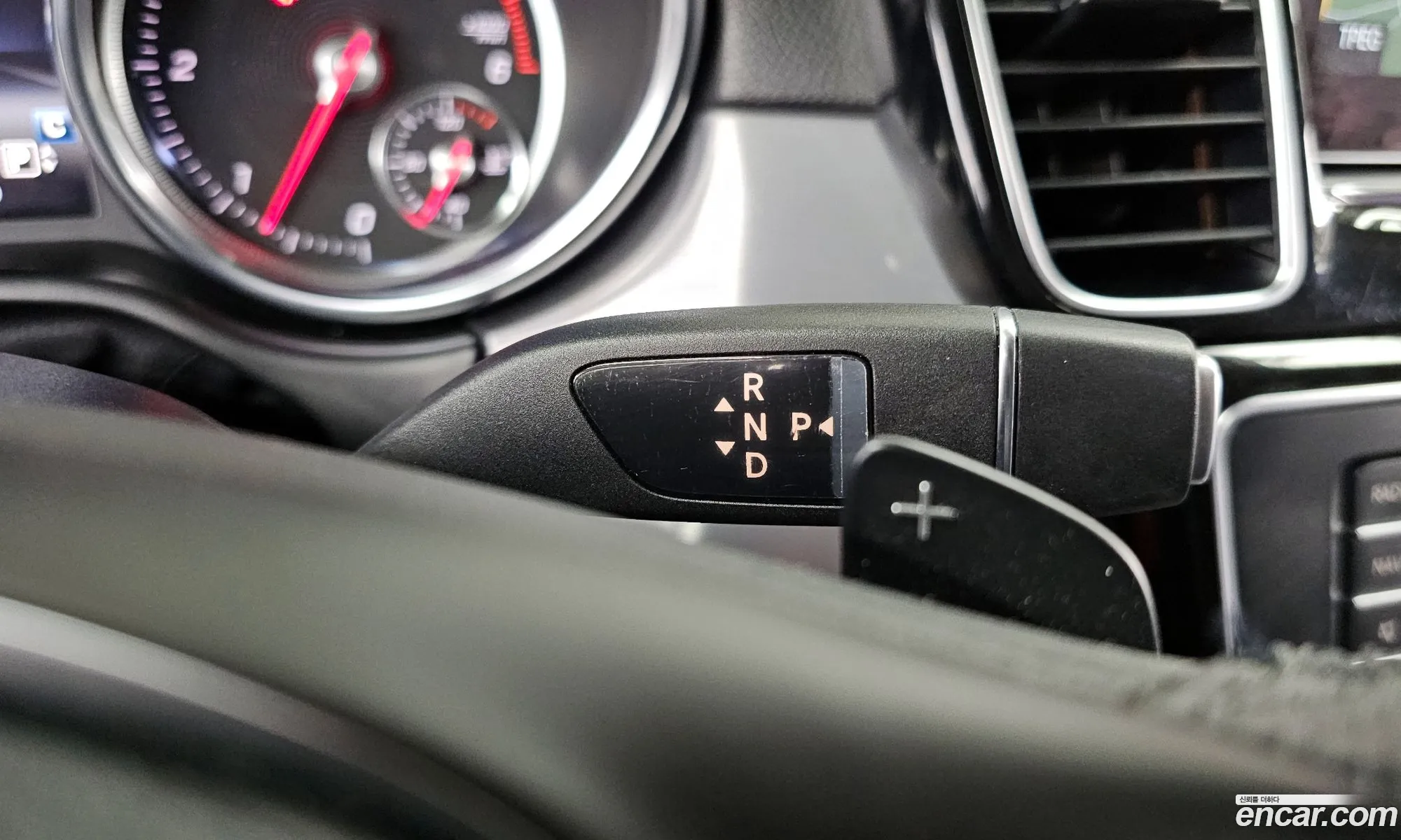 Mercedes-Benz GLE-Class W166 2018 — 17