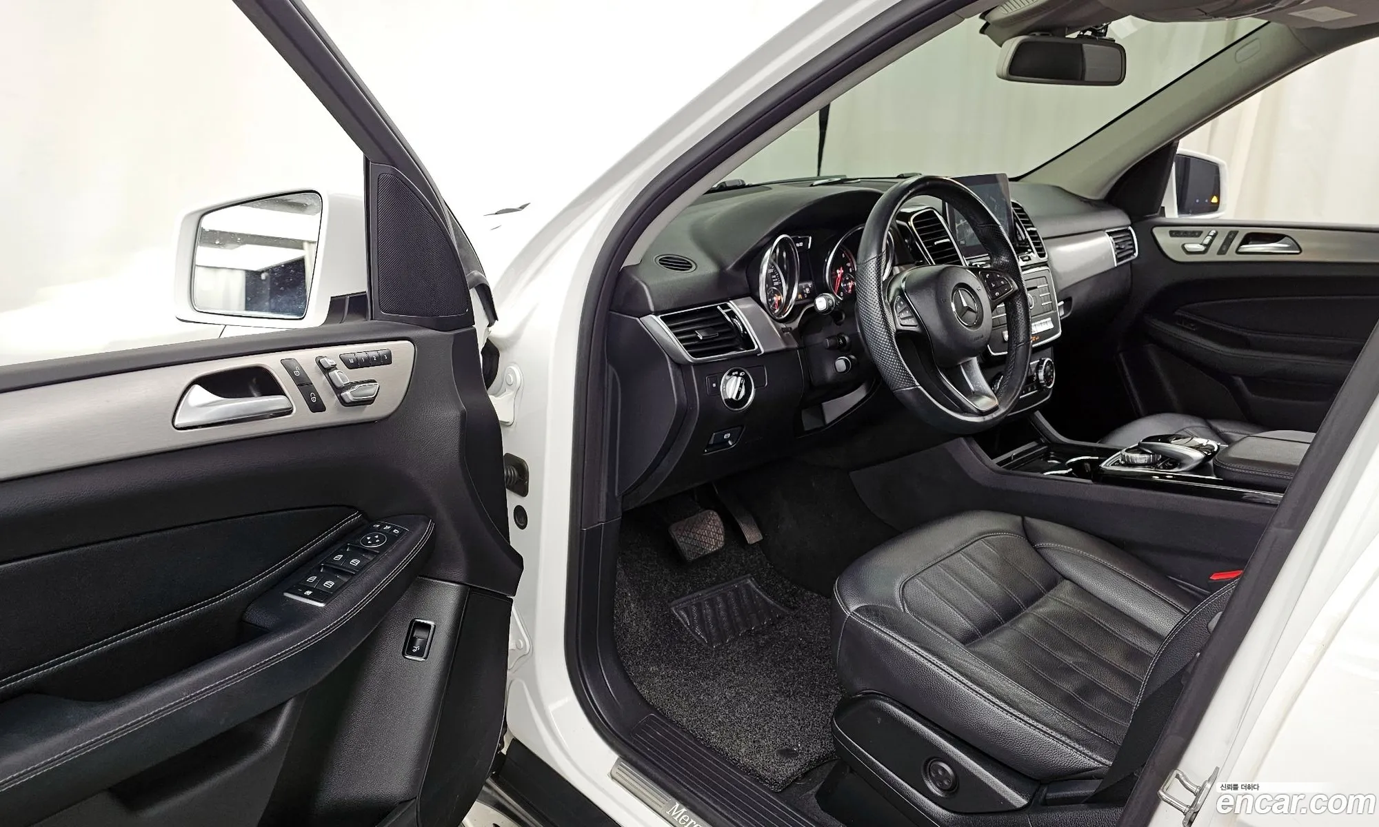 Mercedes-Benz GLE-Class W166 2018 — 12