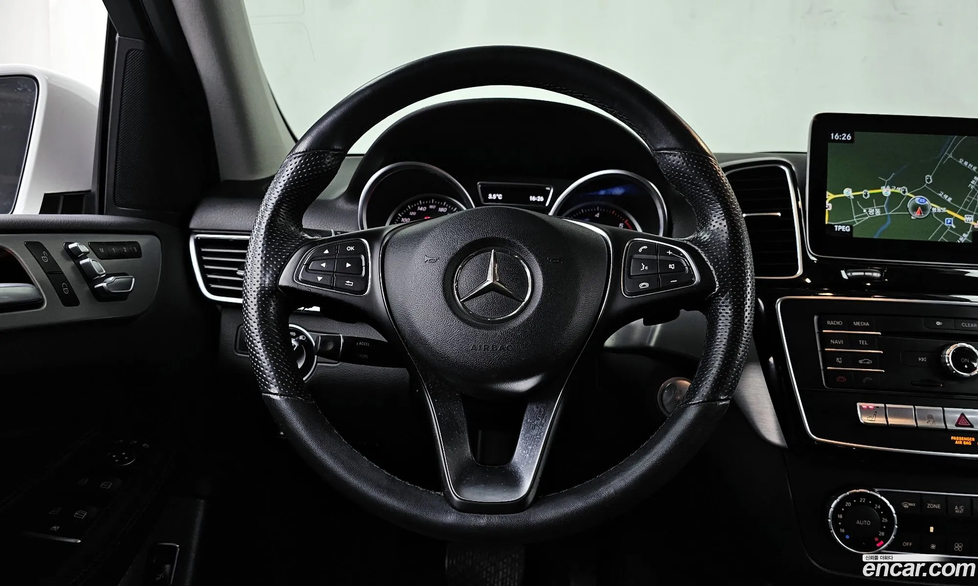 Mercedes-Benz GLE-Class W166 2018 — 13