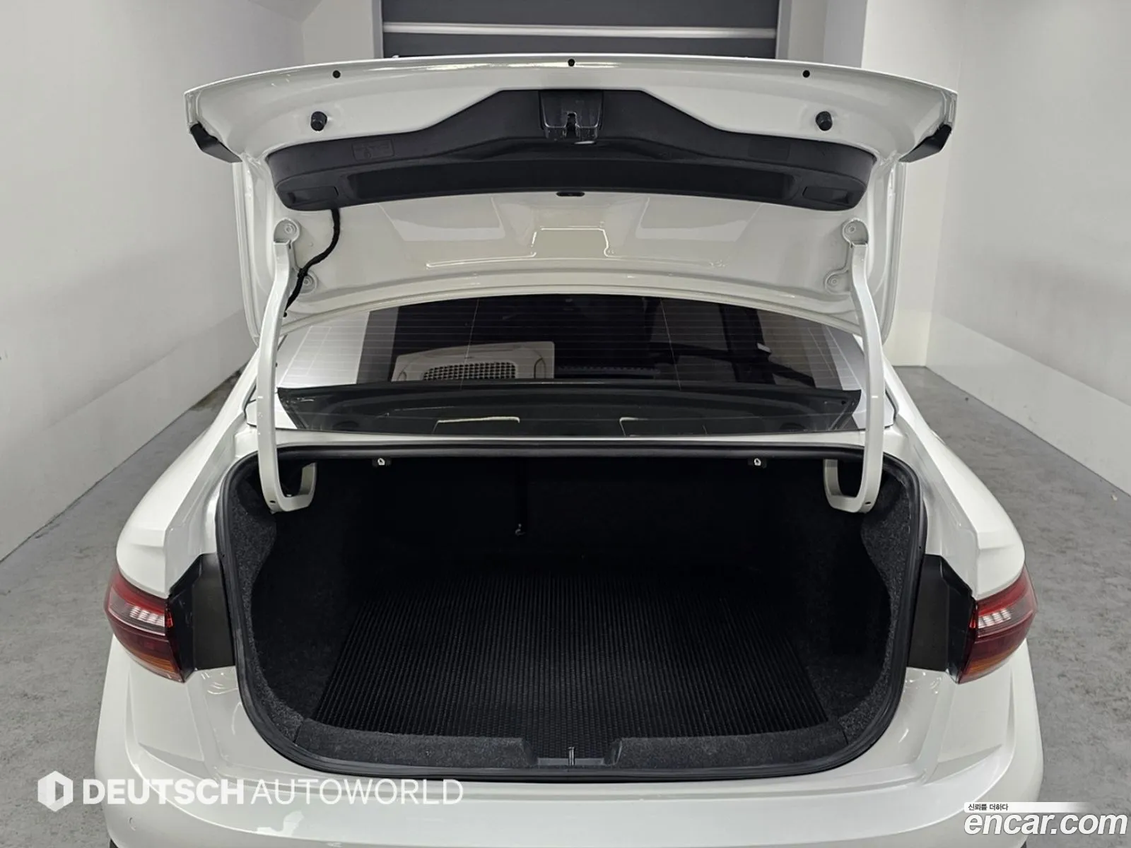 Volkswagen Jetta 7th Gen 2023 — 20