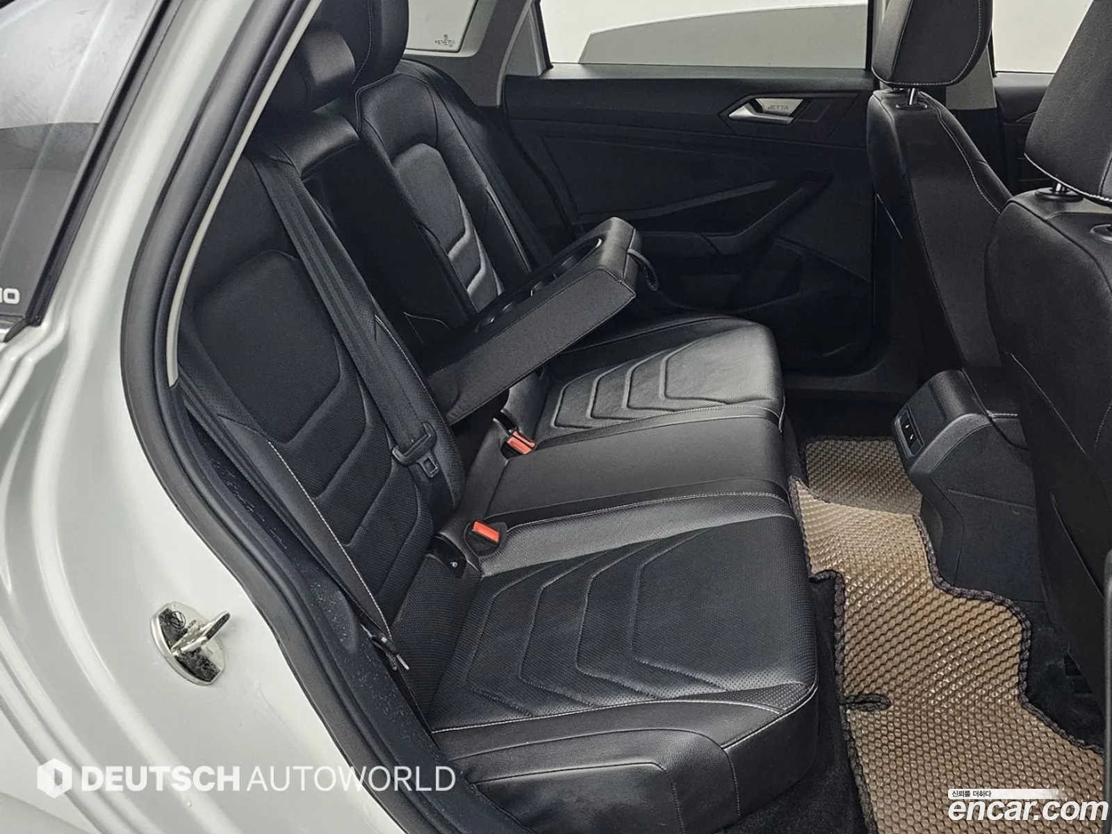 Volkswagen Jetta 7th Gen 2023 — 4