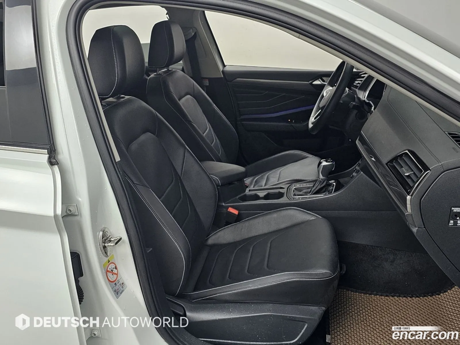 Volkswagen Jetta 7th Gen 2023 — 9