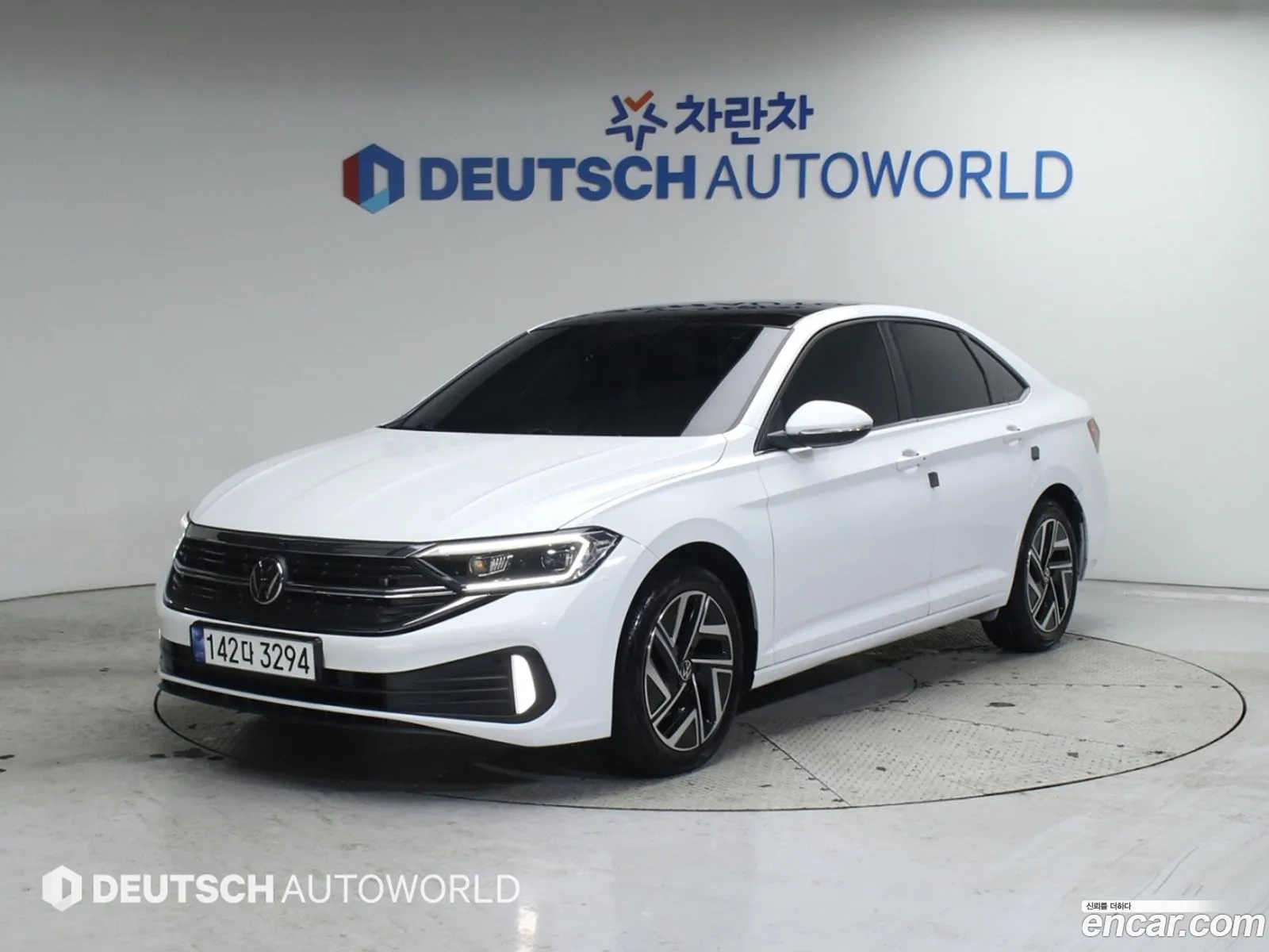 Volkswagen Jetta 7th Gen 2023 — 18