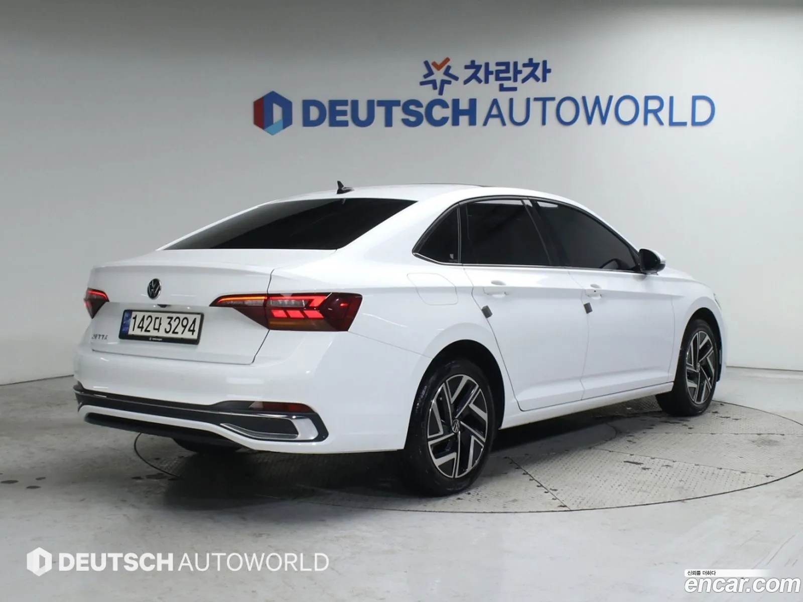Volkswagen Jetta 7th Gen 2023 — 3