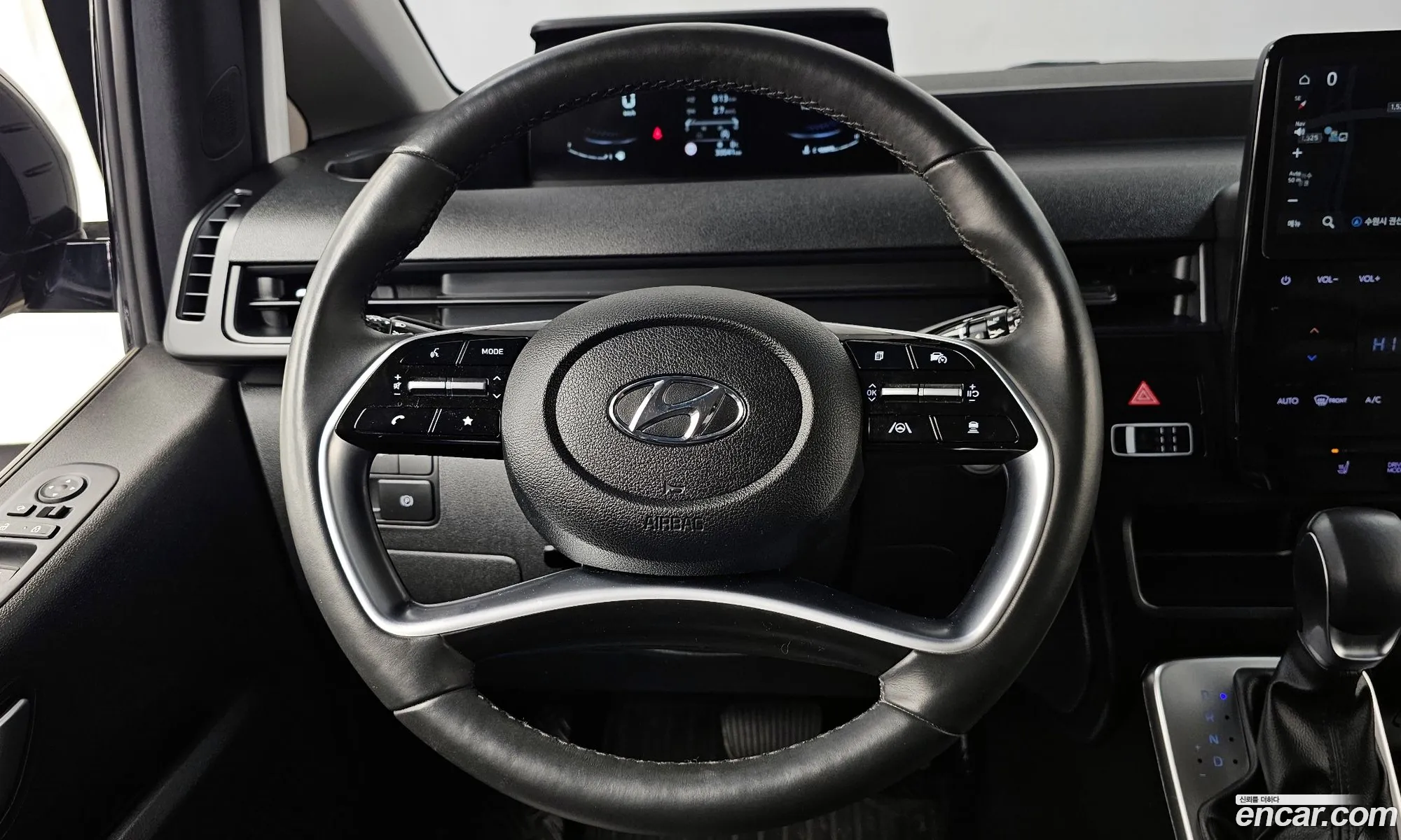 Hyundai Staria 2023 — 10