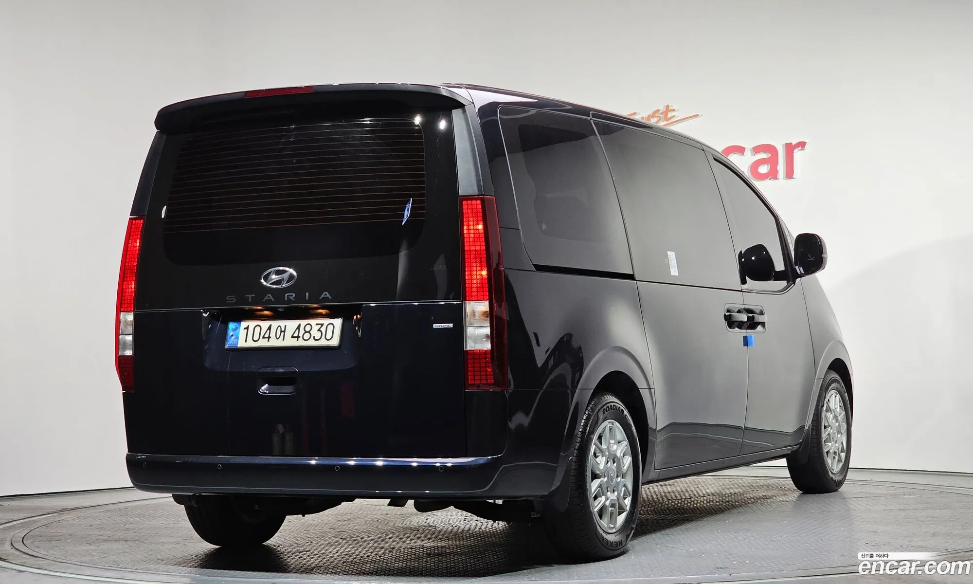 Hyundai Staria 2023 — 16