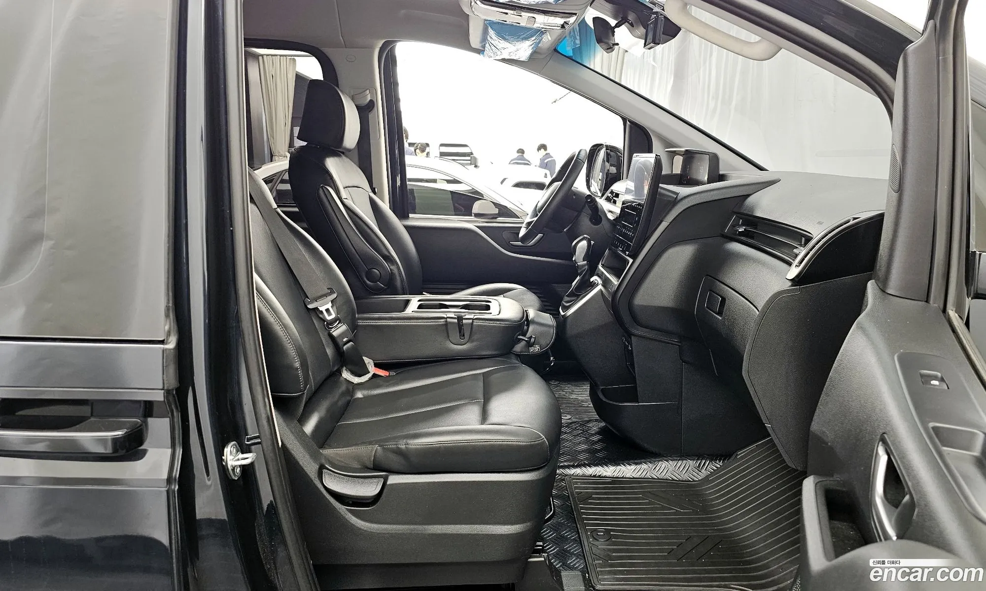 Hyundai Staria 2023 — 4