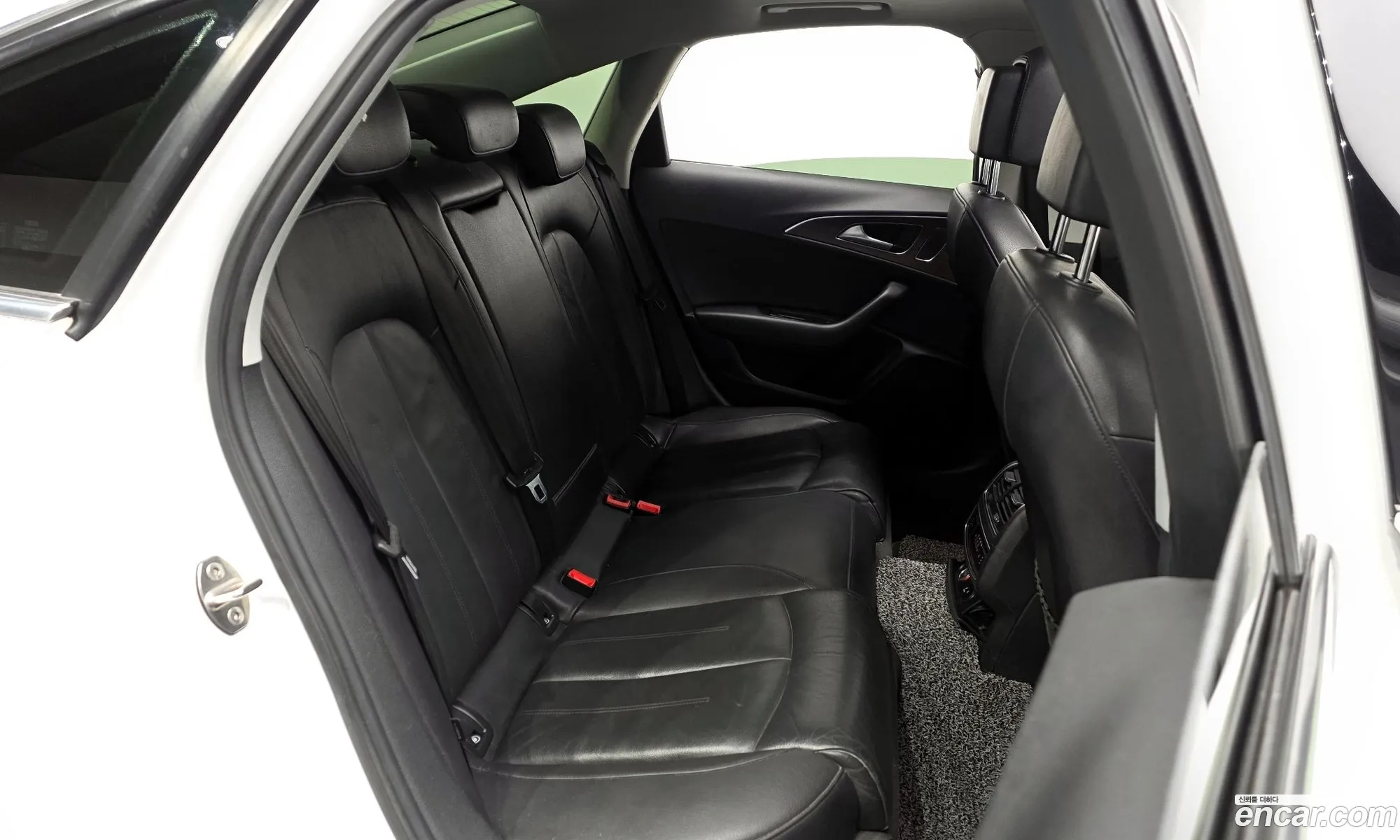 Audi A6 2015 — 12