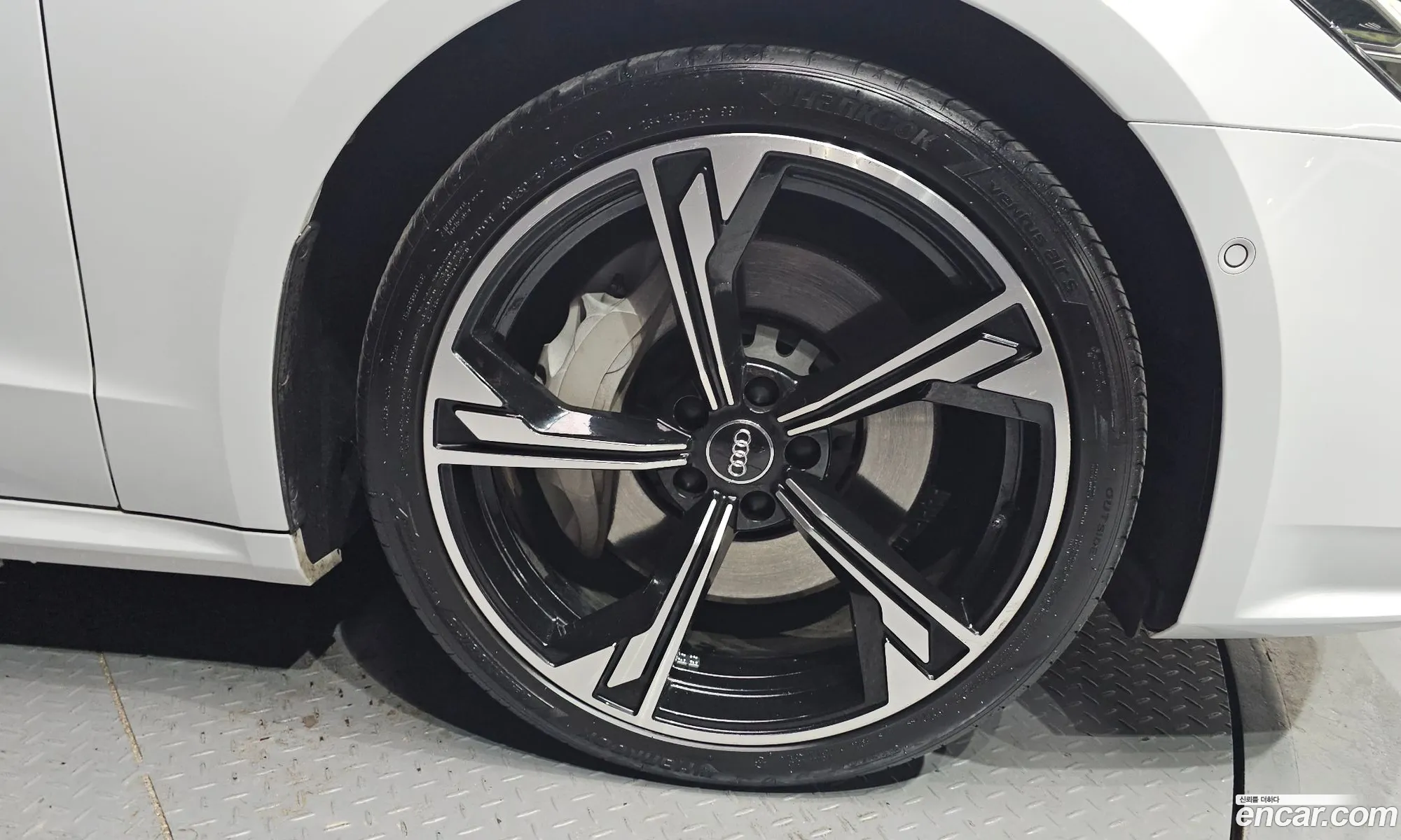 Audi A7 2020 WAUZZZF29MN007576 — 19