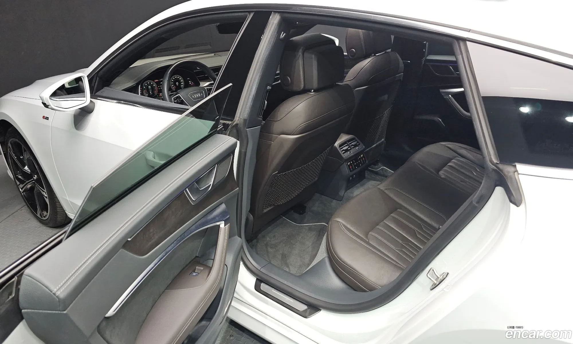 Audi A7 2020 WAUZZZF29MN007576 — 4