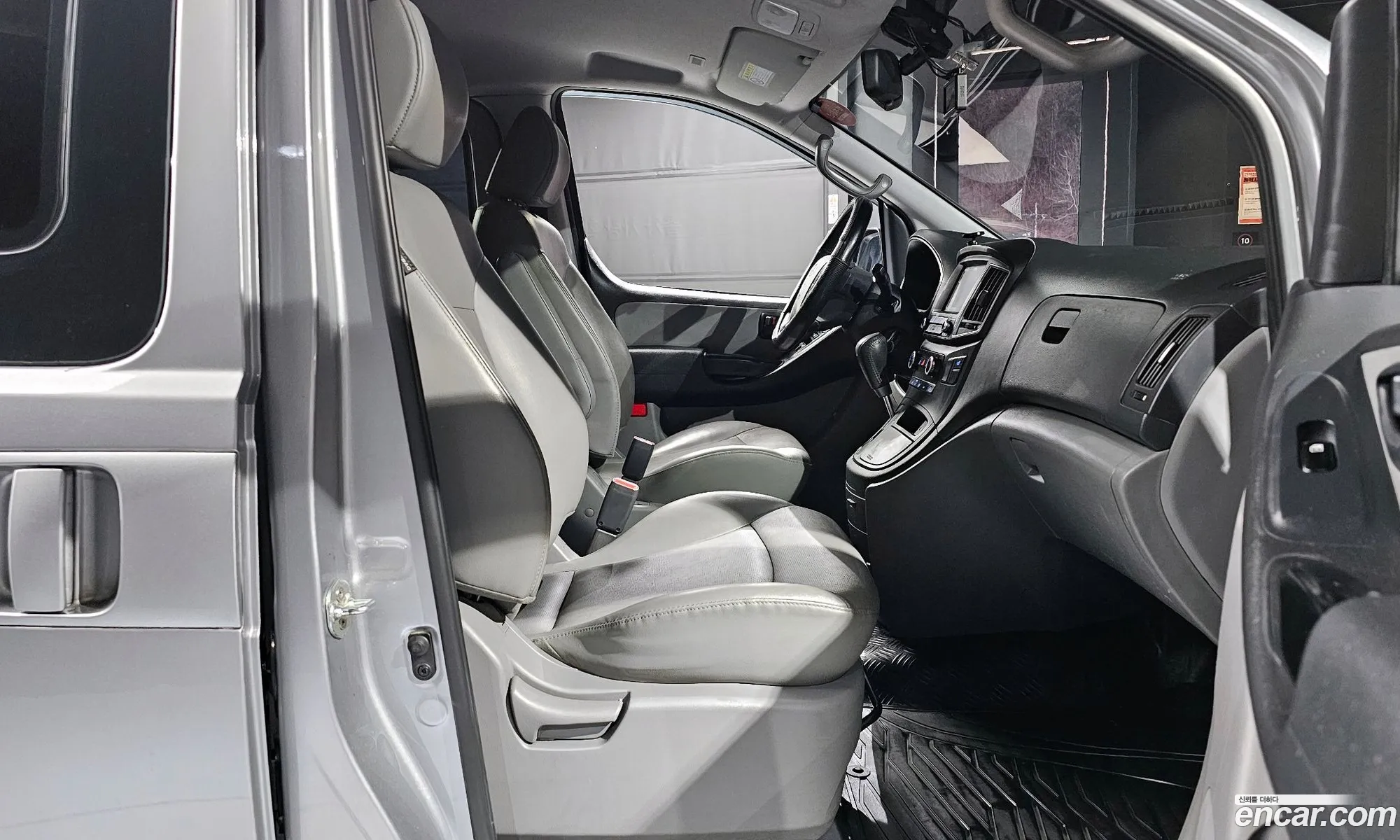 Hyundai Grand Starex 2018 — 10