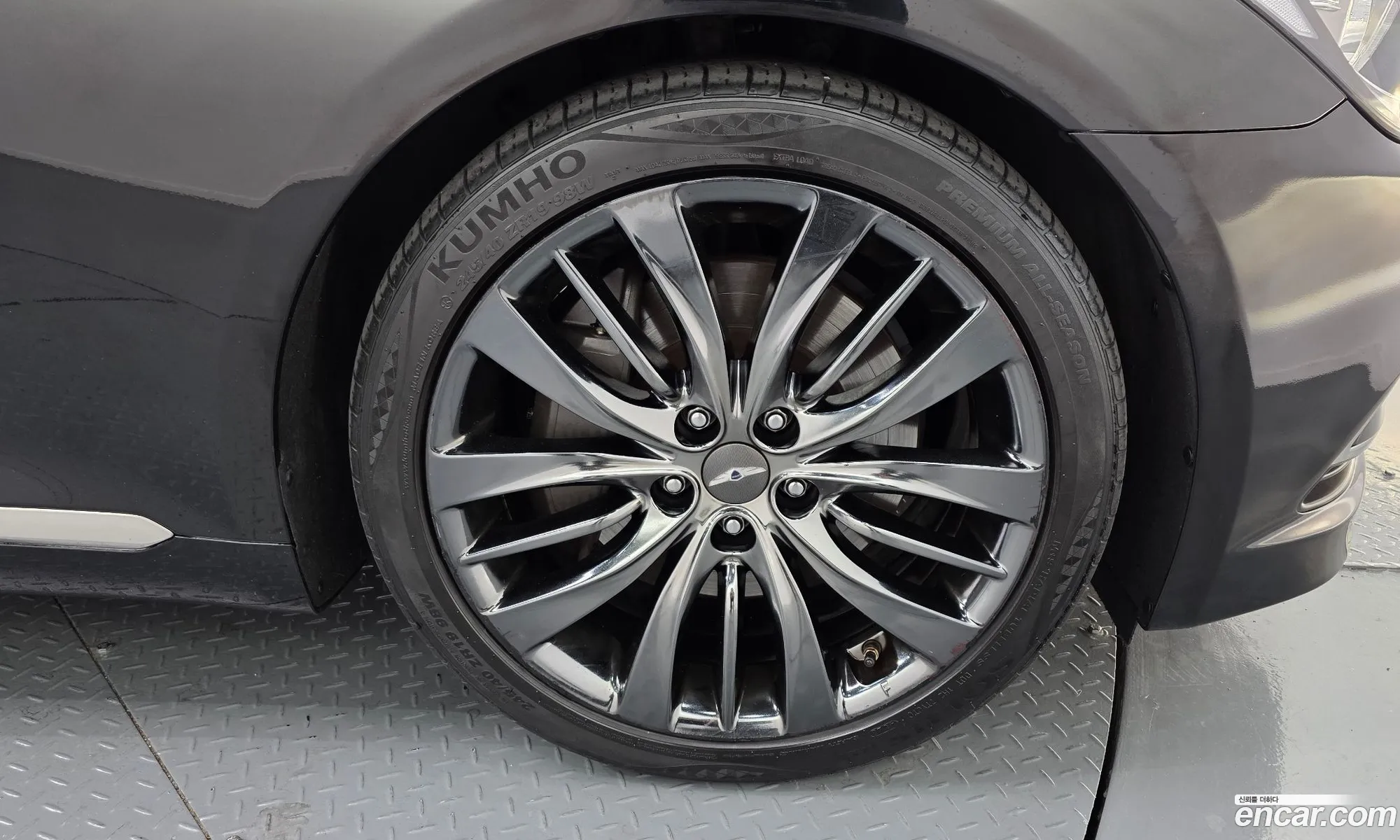 Hyundai Genesis DH 2015 — 17