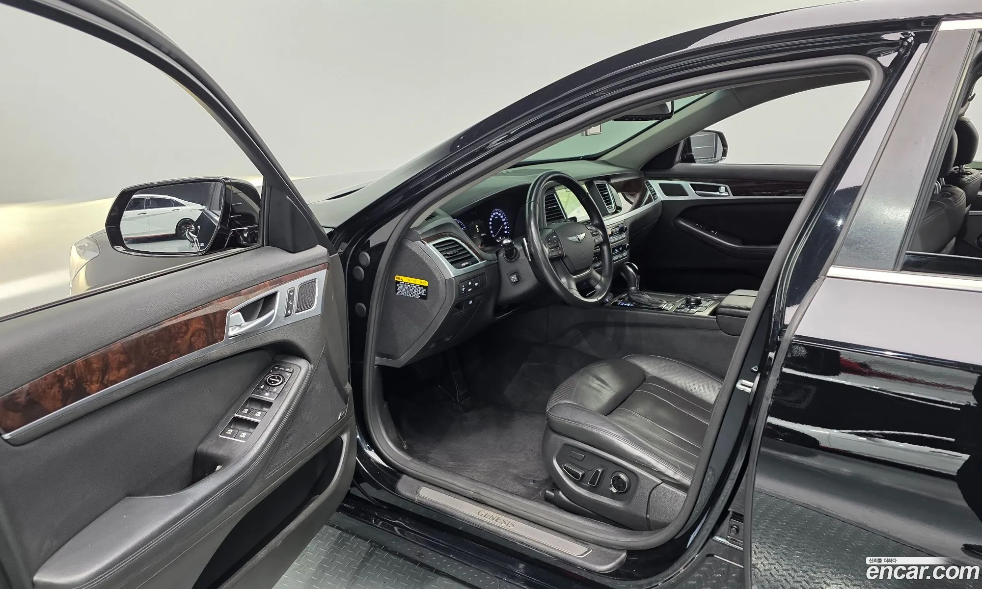 Hyundai Genesis DH 2015 — 18