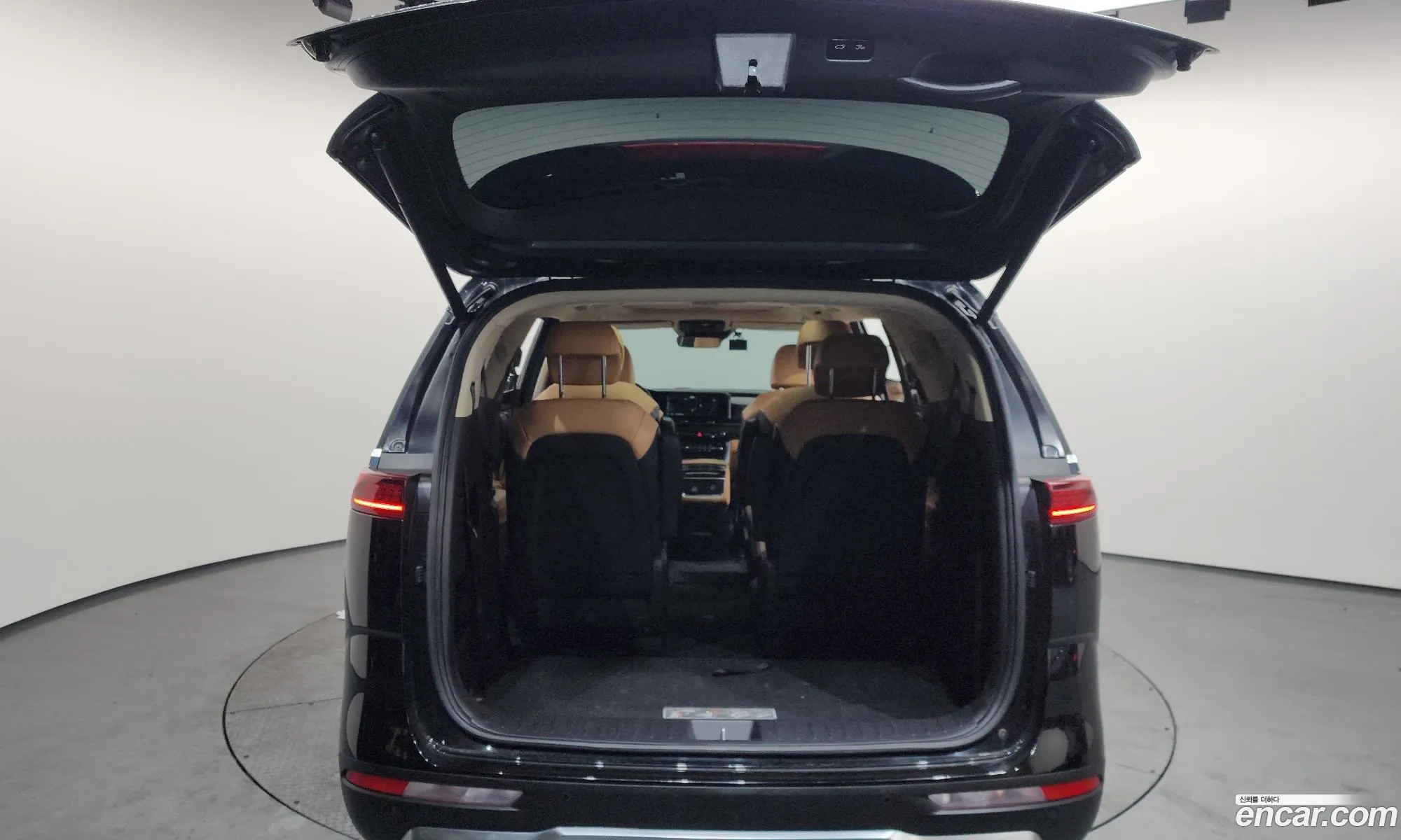 Kia Carnival 2021 KNANE81BBMS079100 — 3