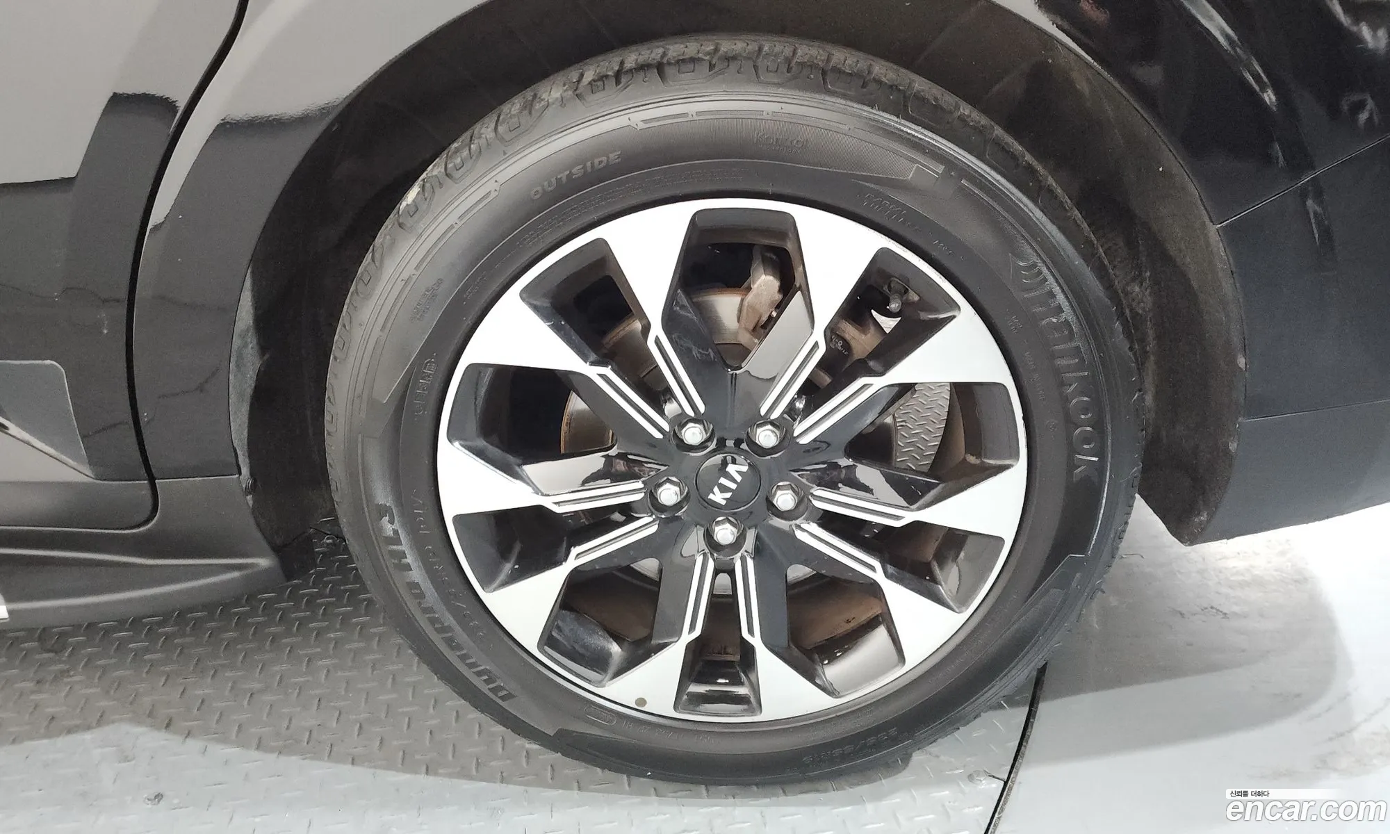 Kia Carnival 2021 KNANE81BBMS079100 — 9