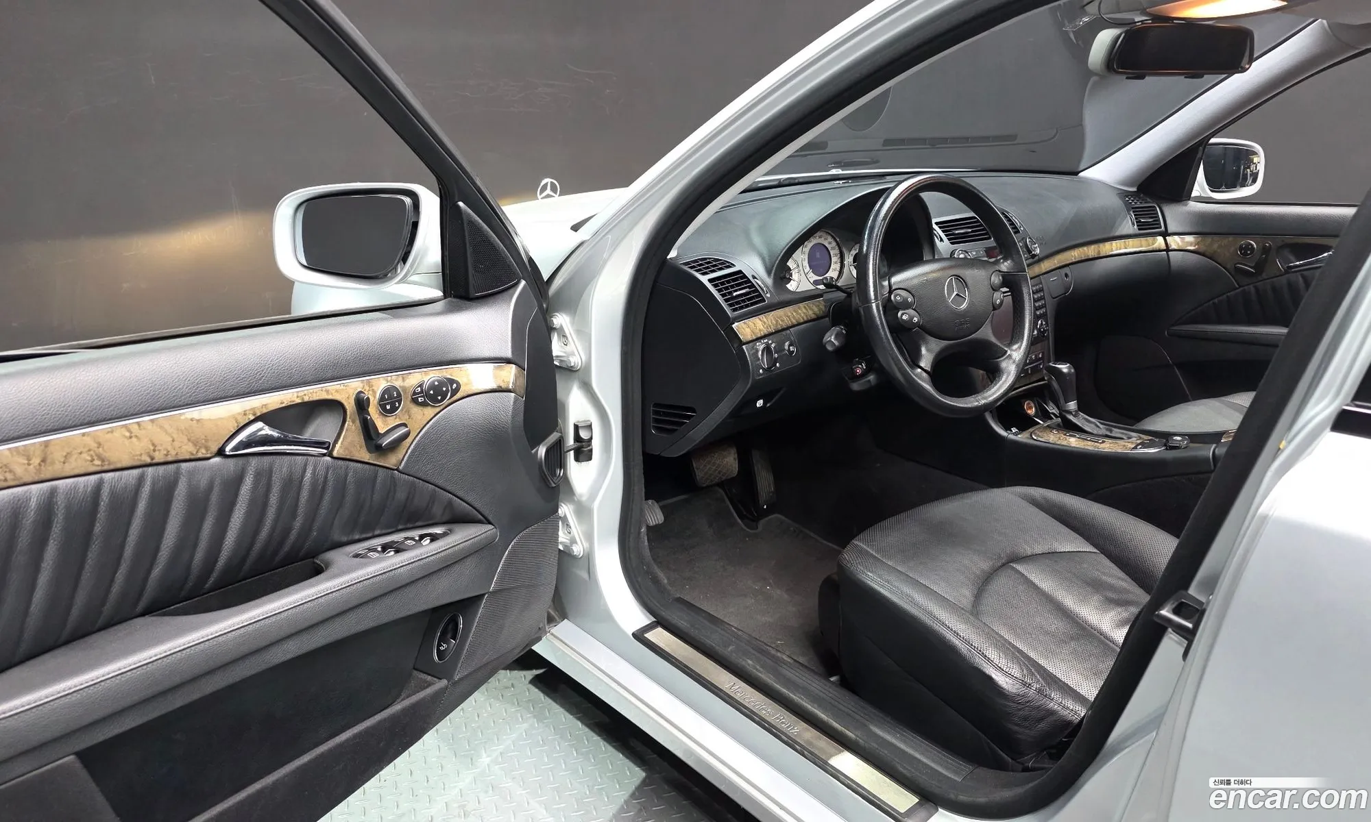 Mercedes-Benz E-Class W211 2006 WDBUF56X17A997093 — 3