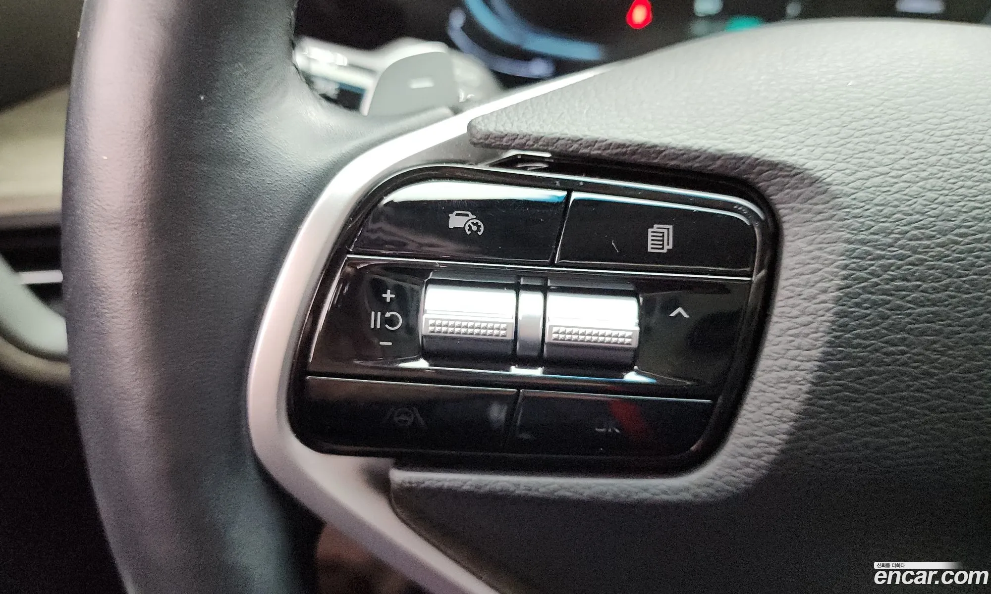 Kia K8 Hybrid 2022 — 4